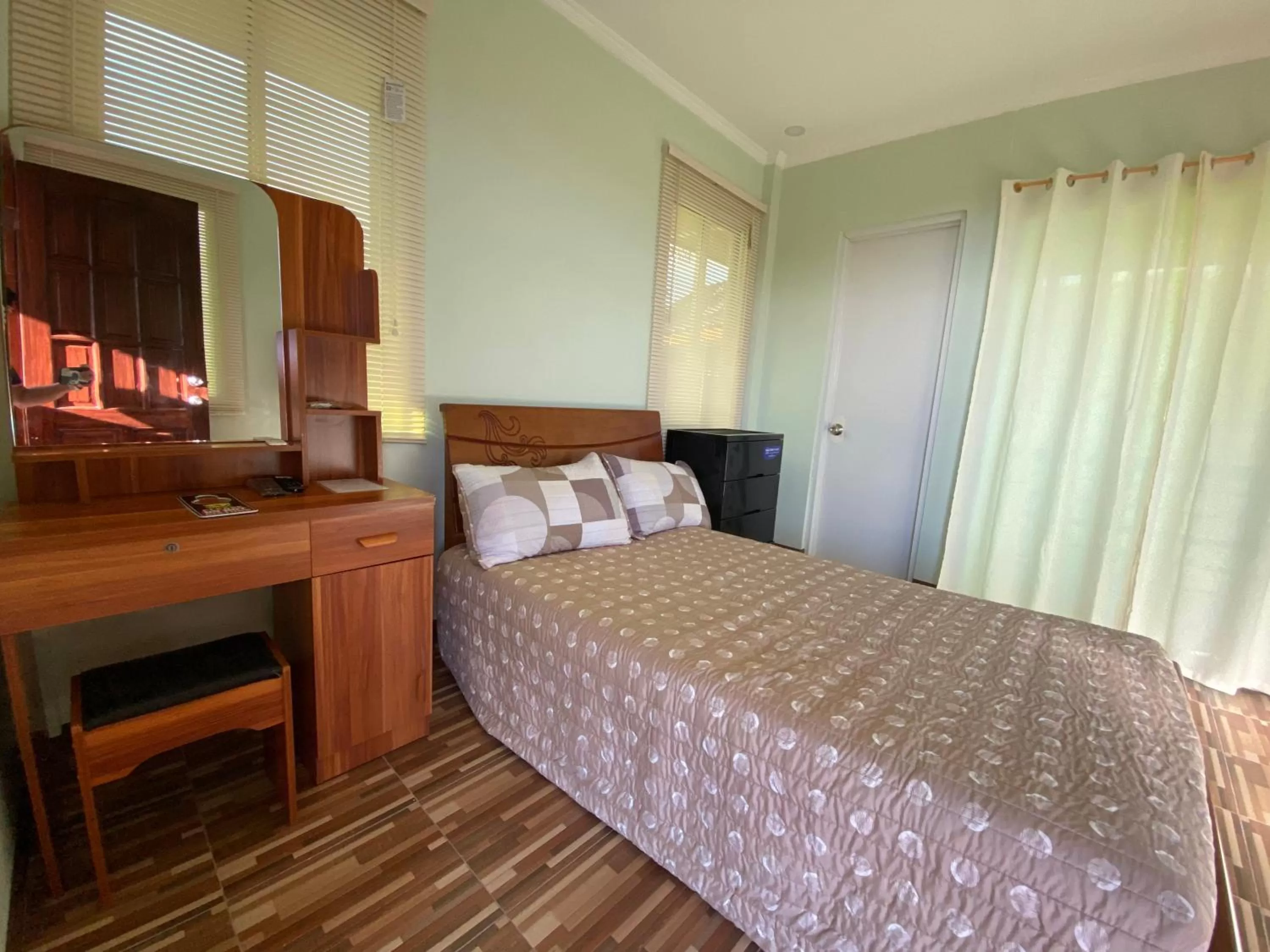 Bed in MS Mountain Cabin