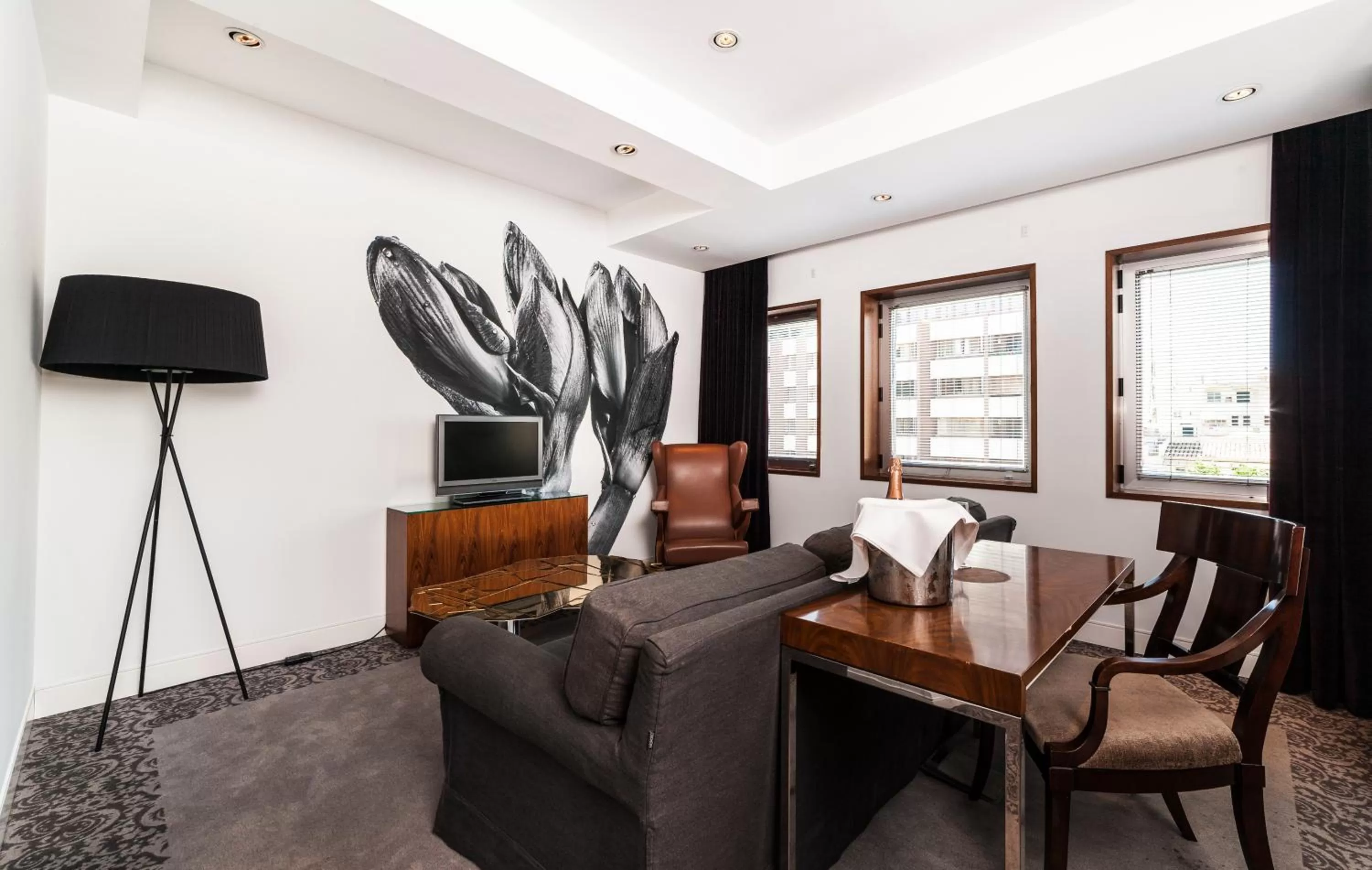 Decorative detail in Palacio Avenida