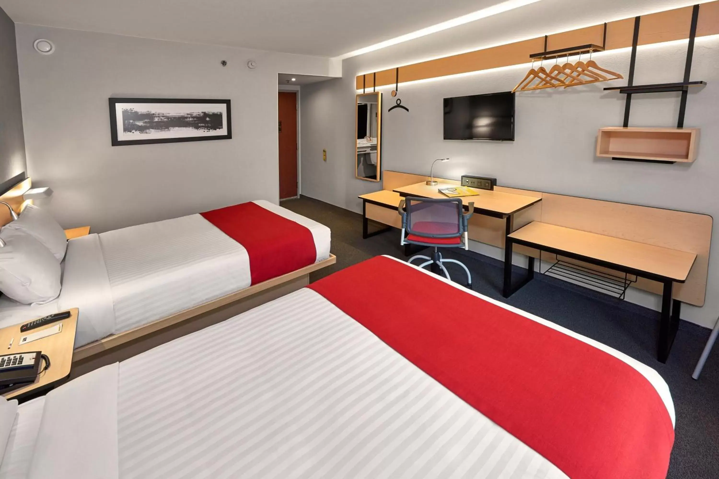 Photo of the whole room, Bed in City Express by Marriott Toluca