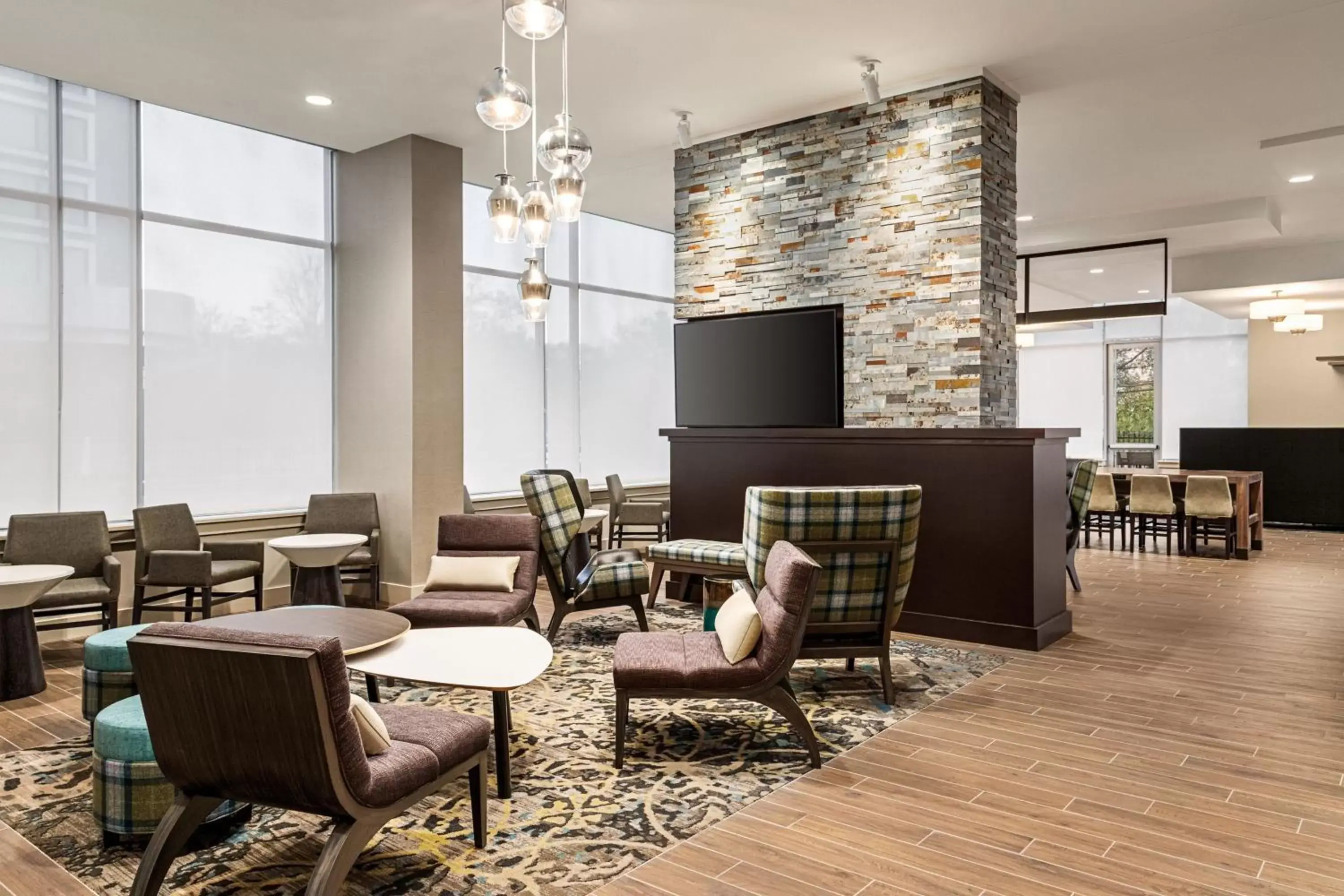 Lobby or reception, Lounge/Bar in Residence Inn by Marriott New York JFK Airport