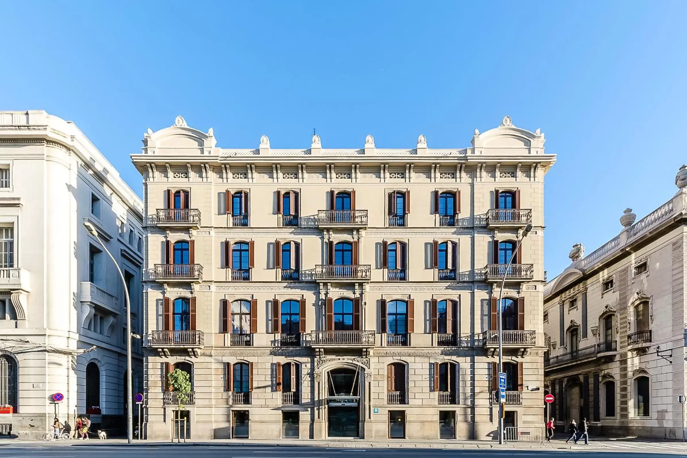 Facade/entrance, Property Building in Hotel Ciutadella Barcelona
