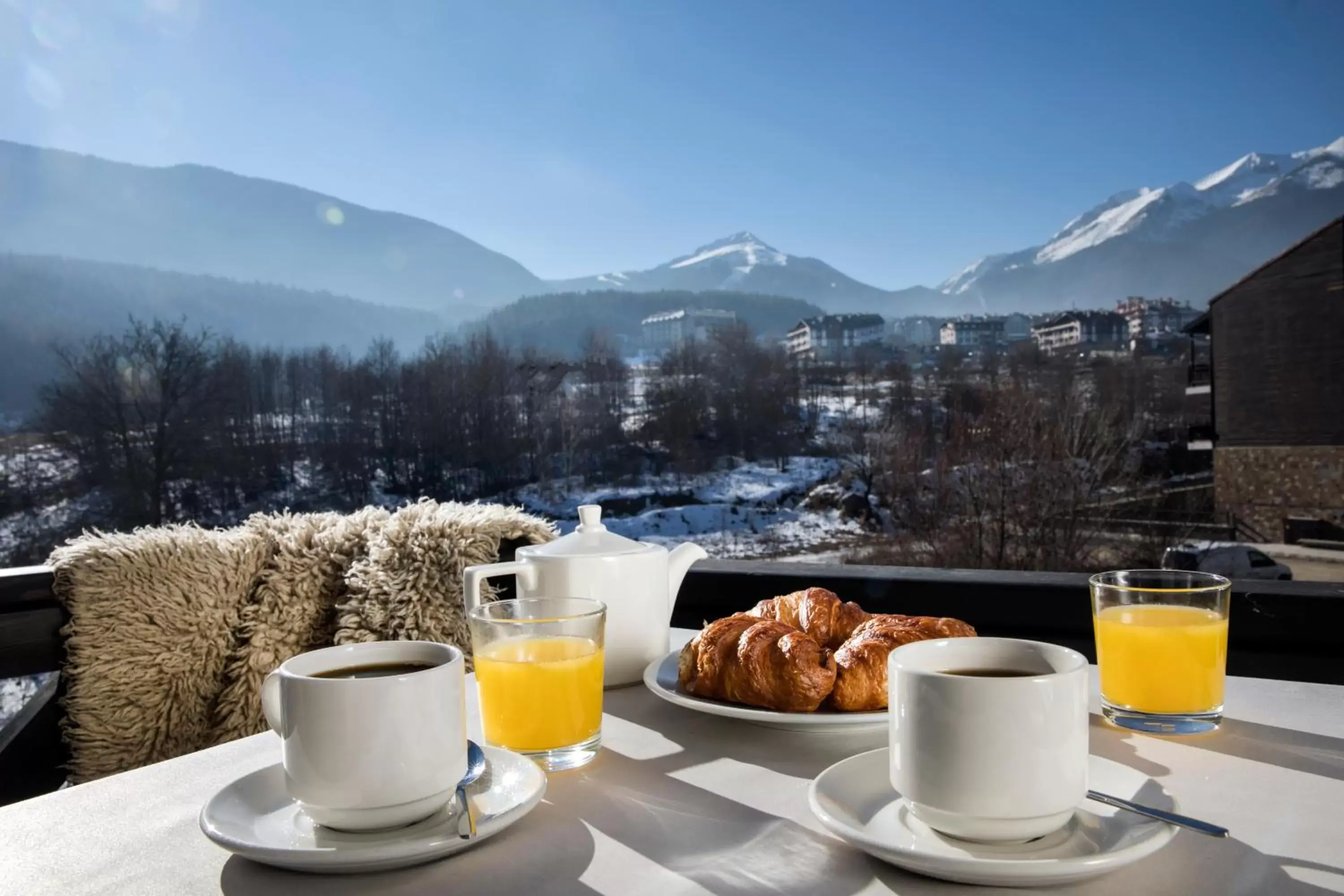 Meals, Breakfast in Premier Luxury Mountain Resort