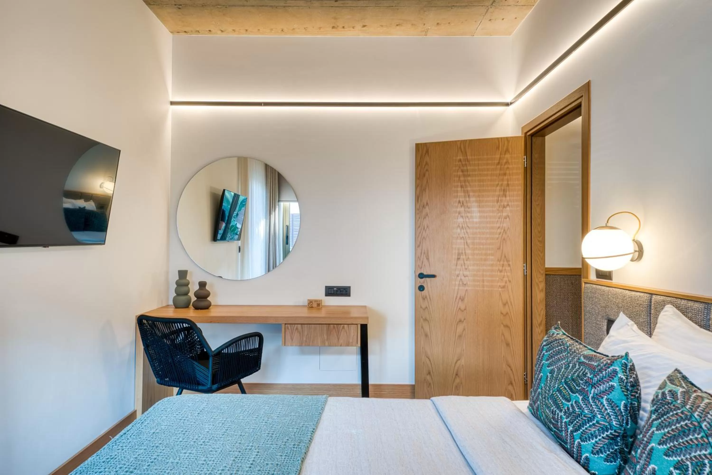 Luxury Suite with Veranda and Pool View  in Capital Luxury Suites