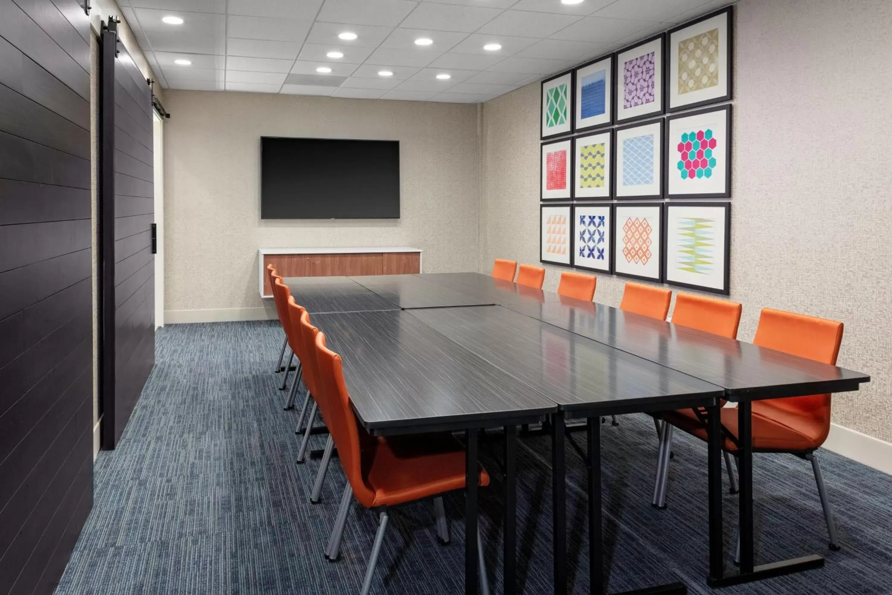 Meeting/conference room in Holiday Inn Express & Suites - Wilmington West - Medical Park, an IHG Hotel