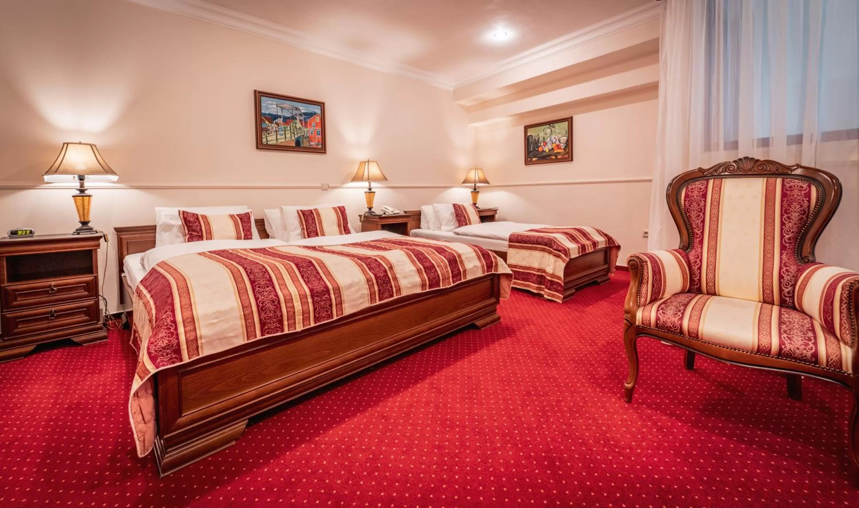 Bedroom, Bed in Hotel Capital with private wellness