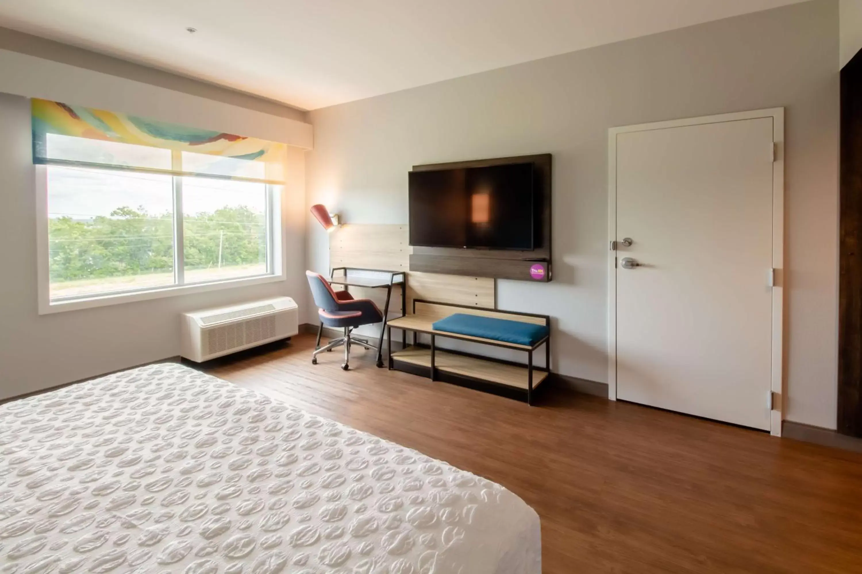 Bedroom, TV/Entertainment Center in Tru By Hilton Niceville, Fl