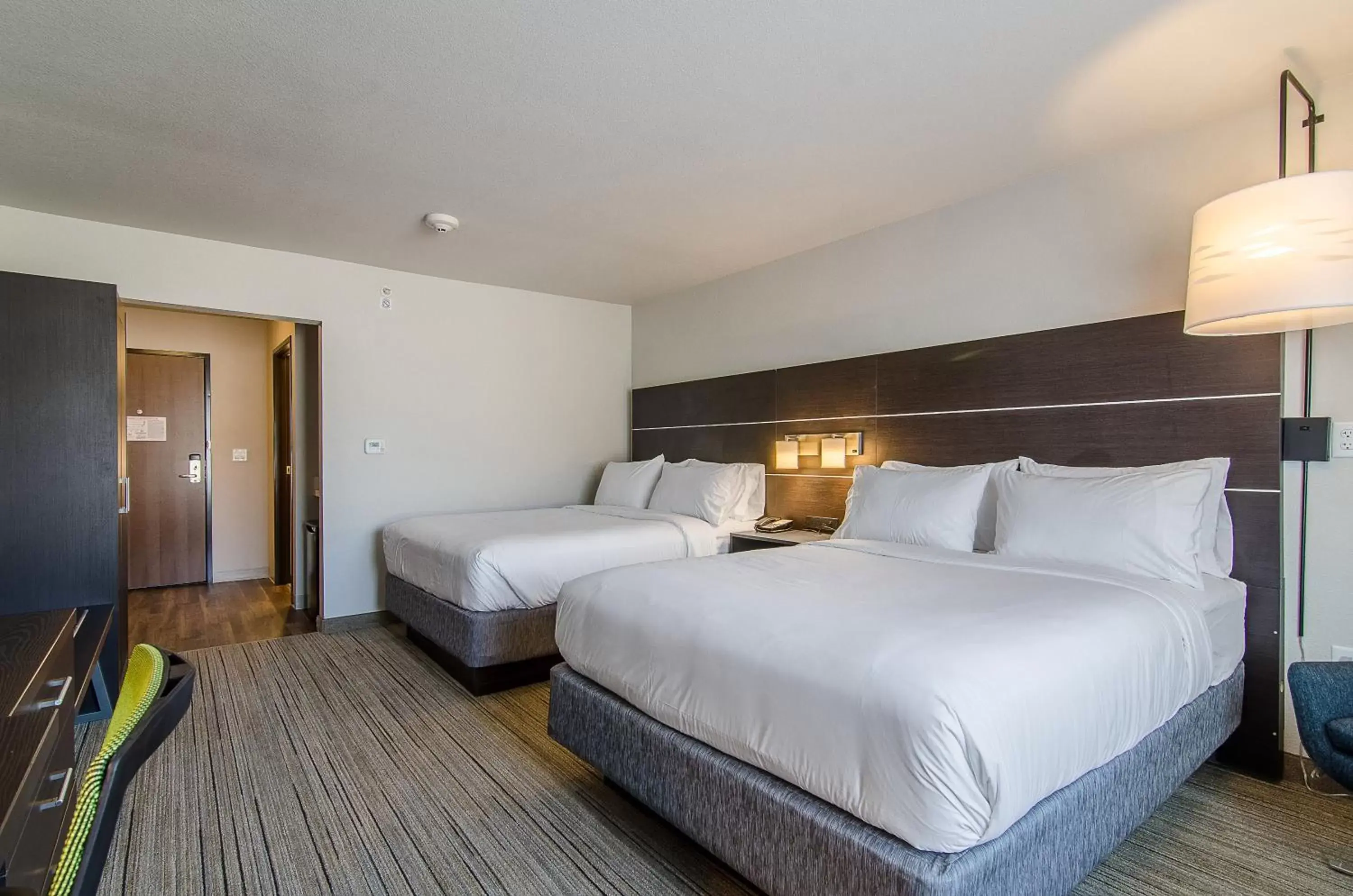 Photo of the whole room, Bed in Holiday Inn Express & Suites - Atchison, an IHG Hotel