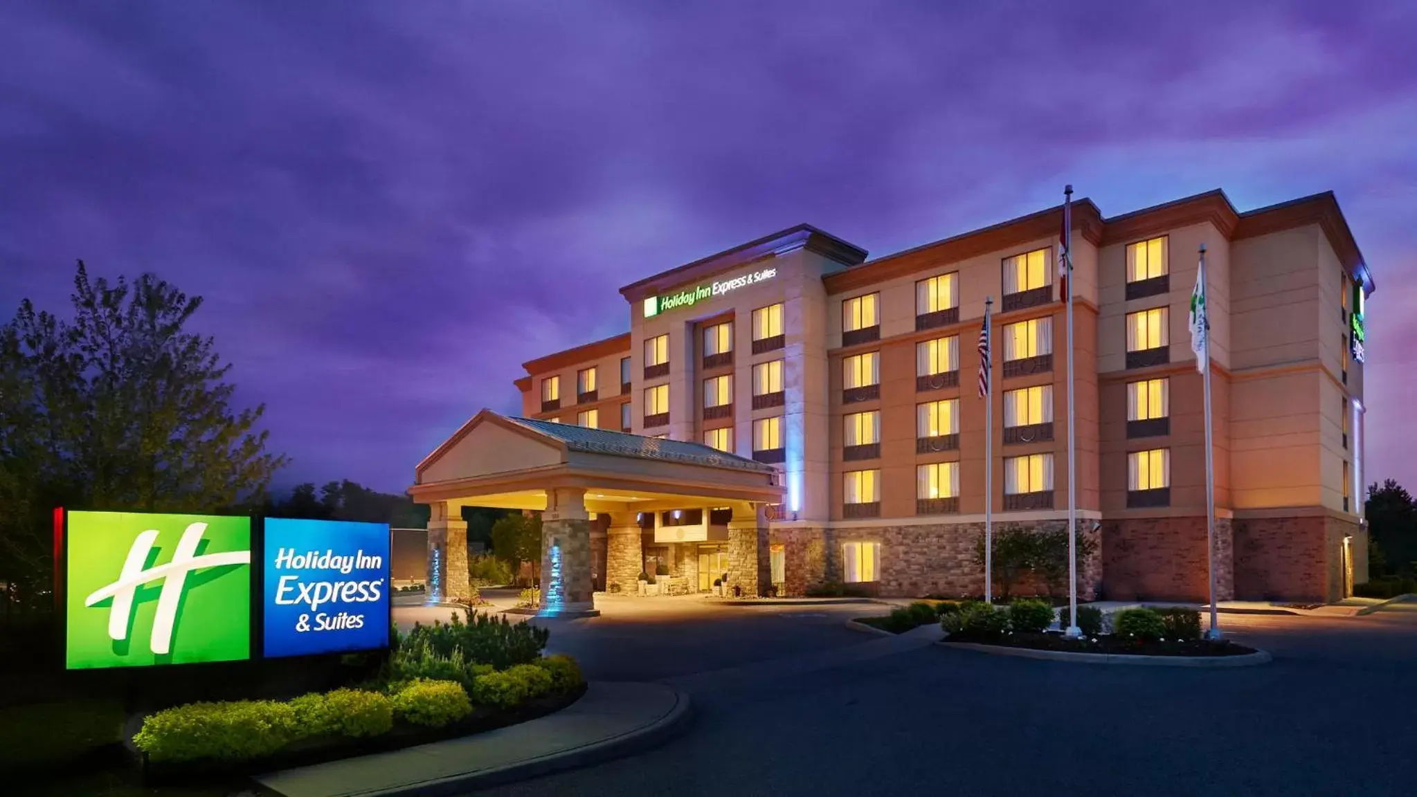 Property Building in Holiday Inn Express & Suites Huntsville, an IHG Hotel