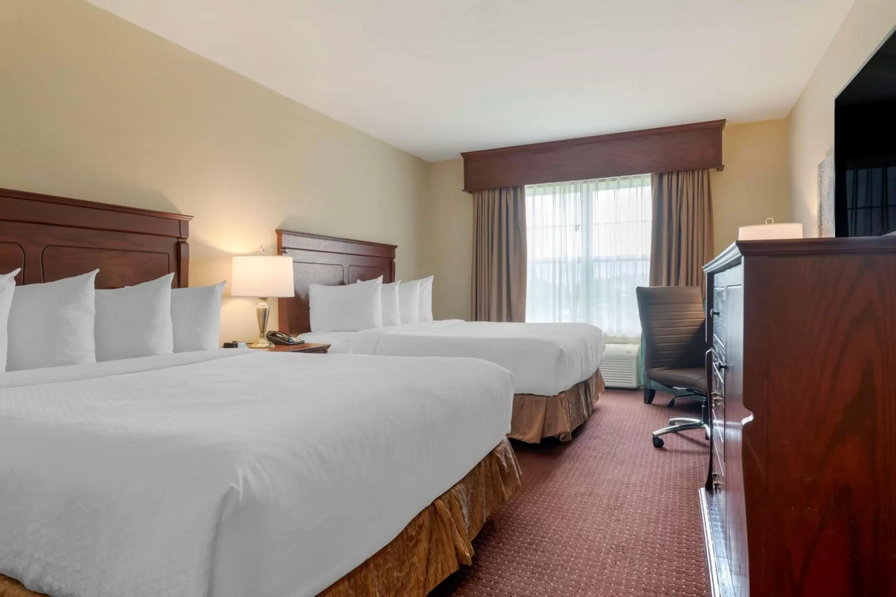 Bedroom, Bed in Best Western Plus Fredericton Hotel & Suites