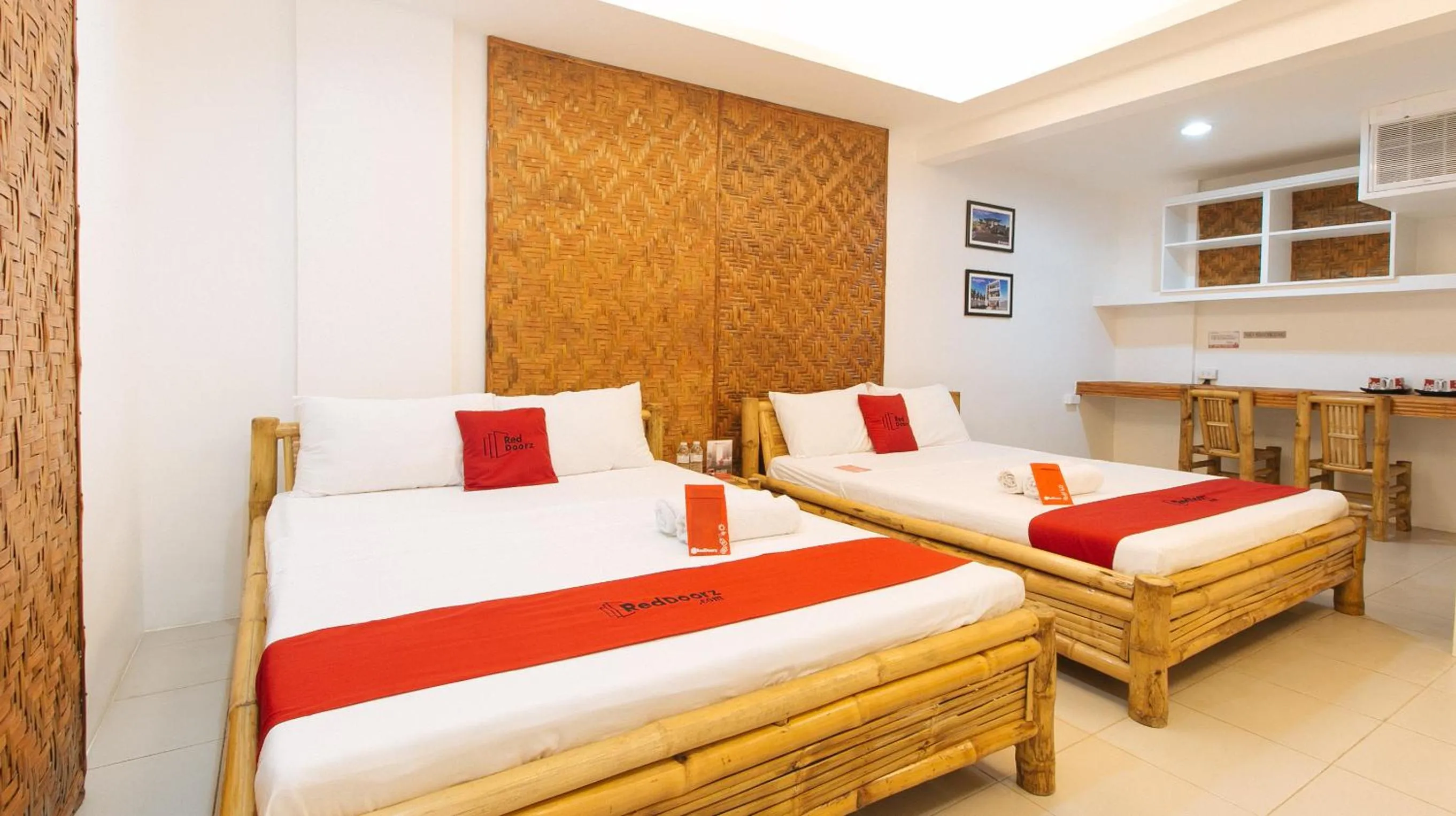 Bed in RedDoorz at DBuilders Rooms Ph1 Taguig