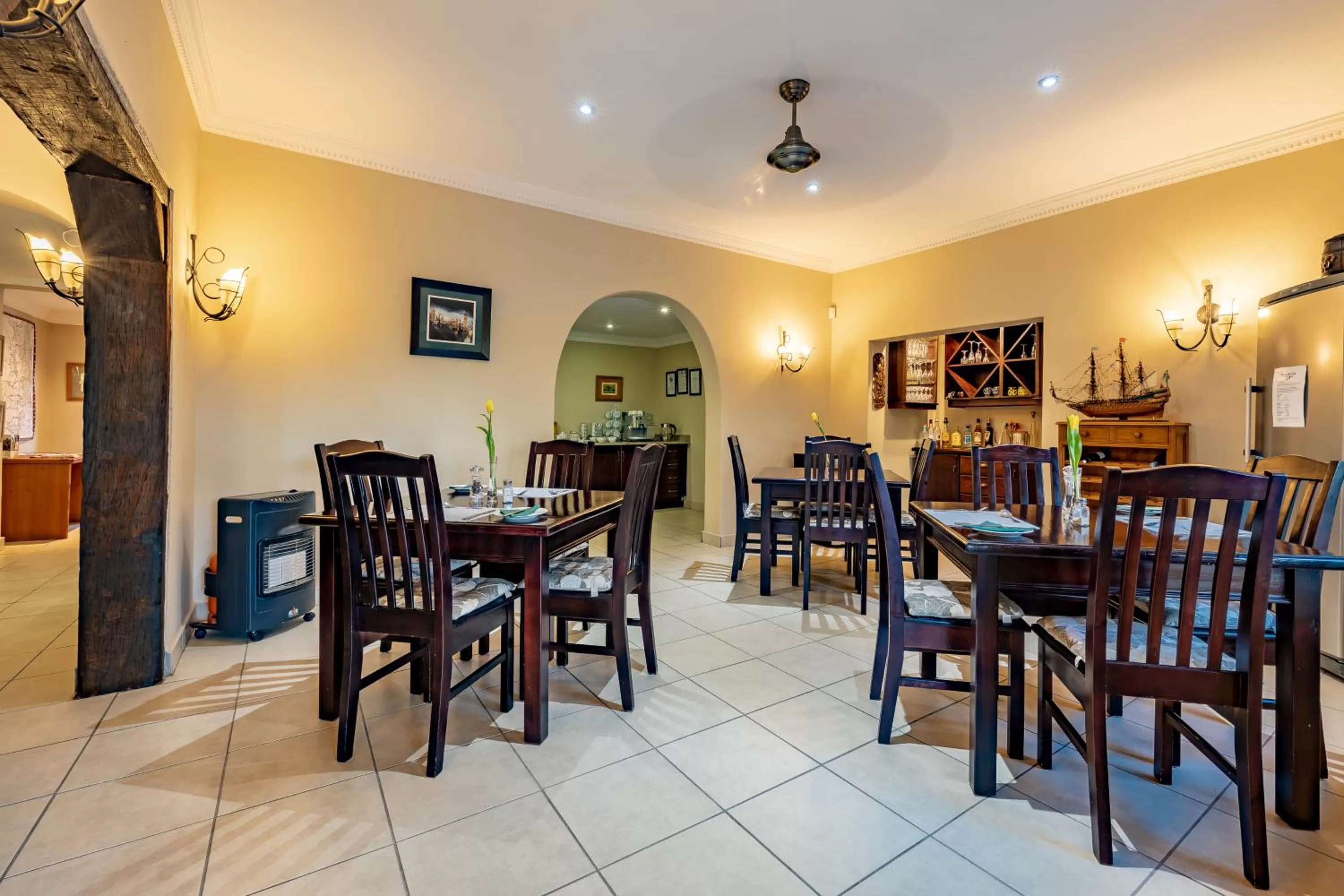 Restaurant/places to eat in Country Lane Lodge