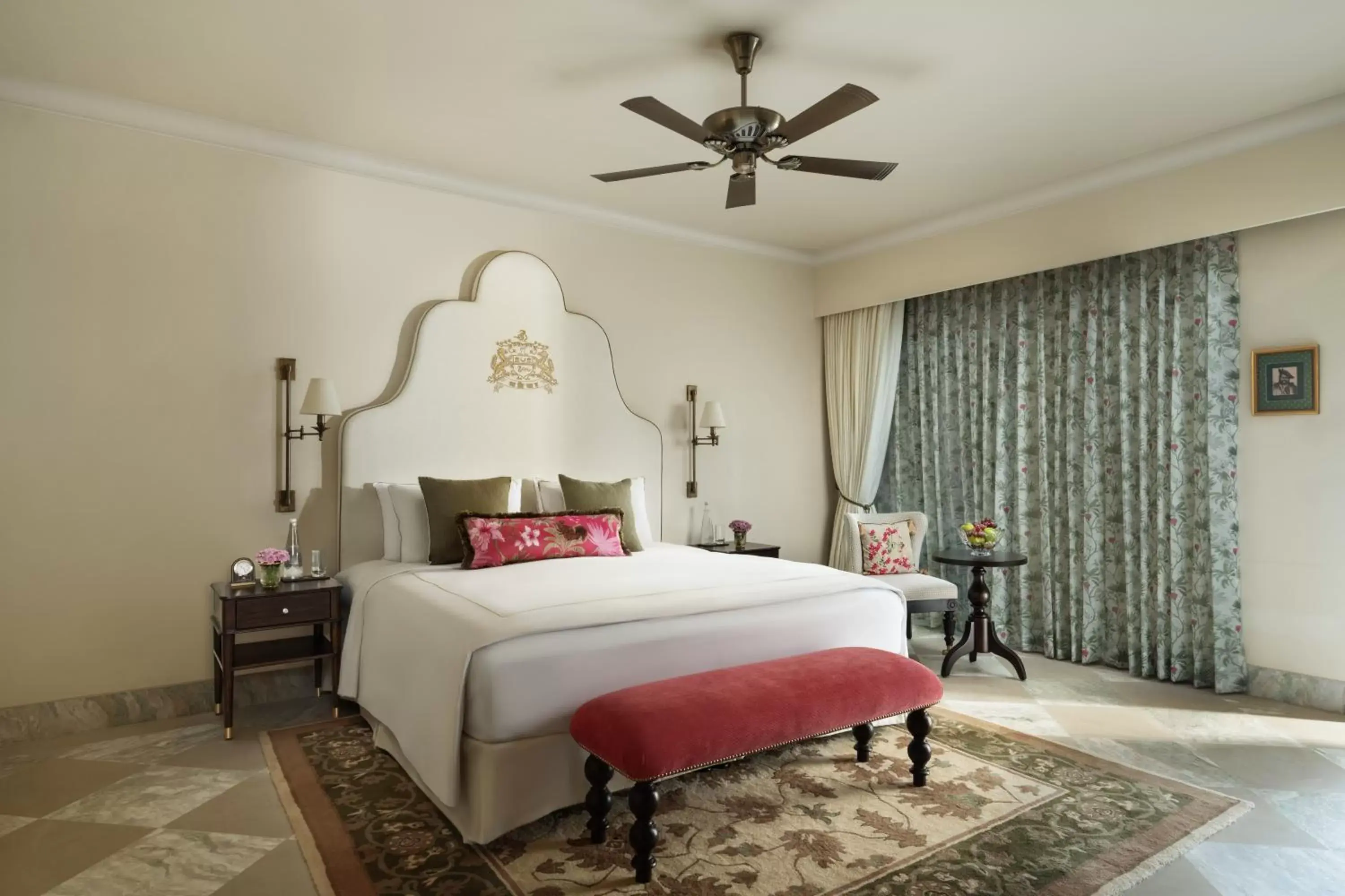 Photo of the whole room, Bed in Taj Usha Kiran Palace, Gwalior