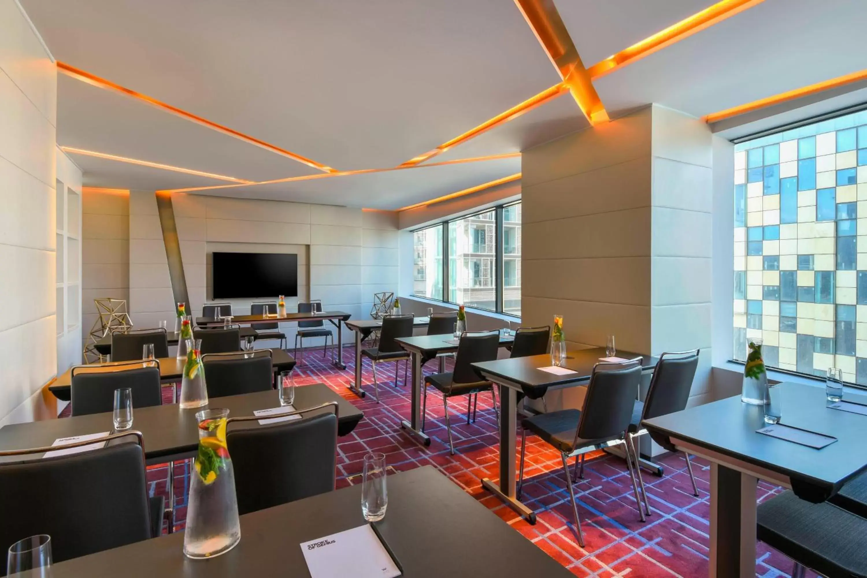 Meeting/conference room, Restaurant/Places to Eat in W Amman Hotel