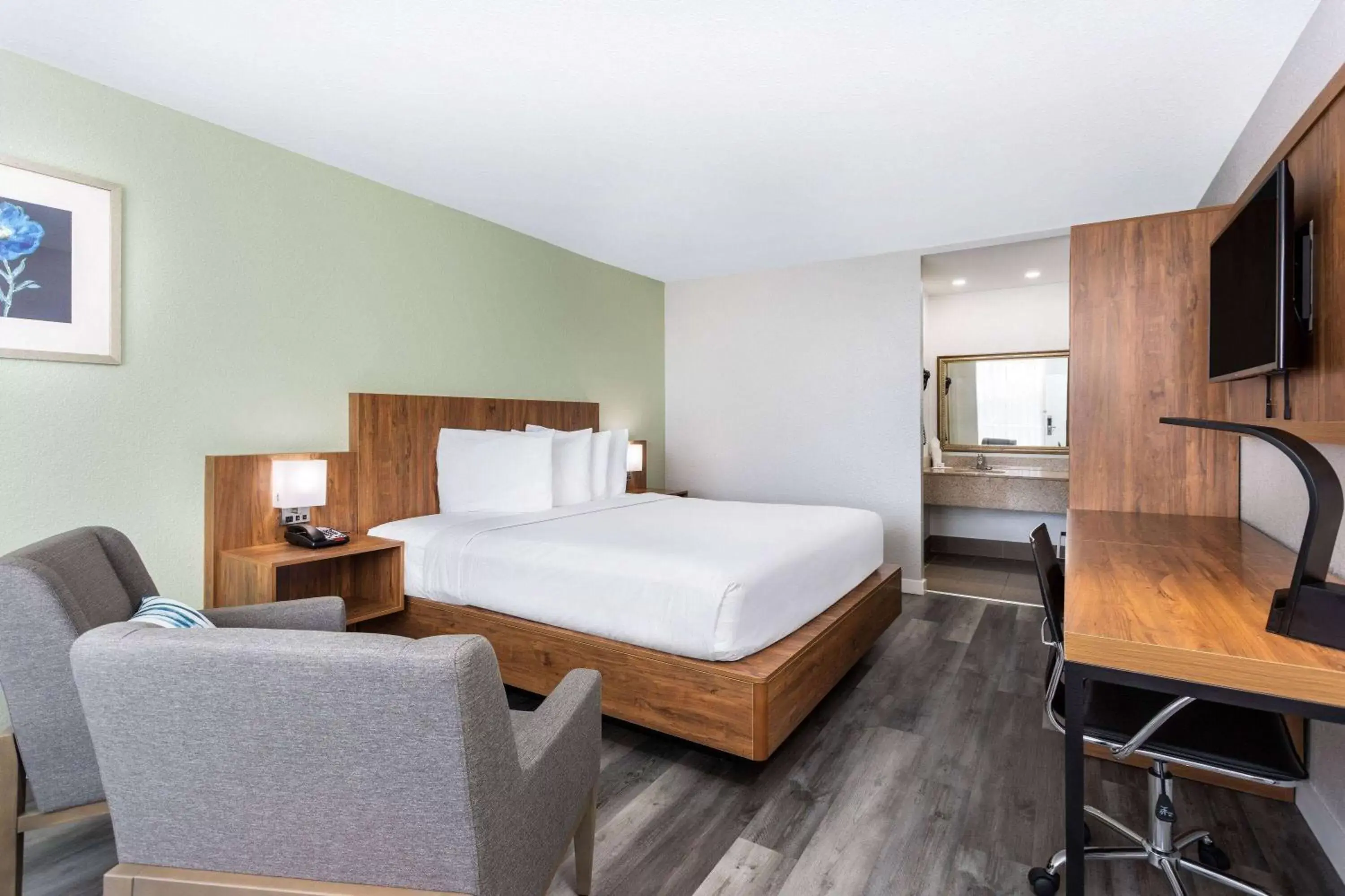 Photo of the whole room, Bed in Ramada by Wyndham Altamonte Springs Near I-4 Photo of the whole room, Bed in Ramada by Wyndham Altamonte Springs Near I-4