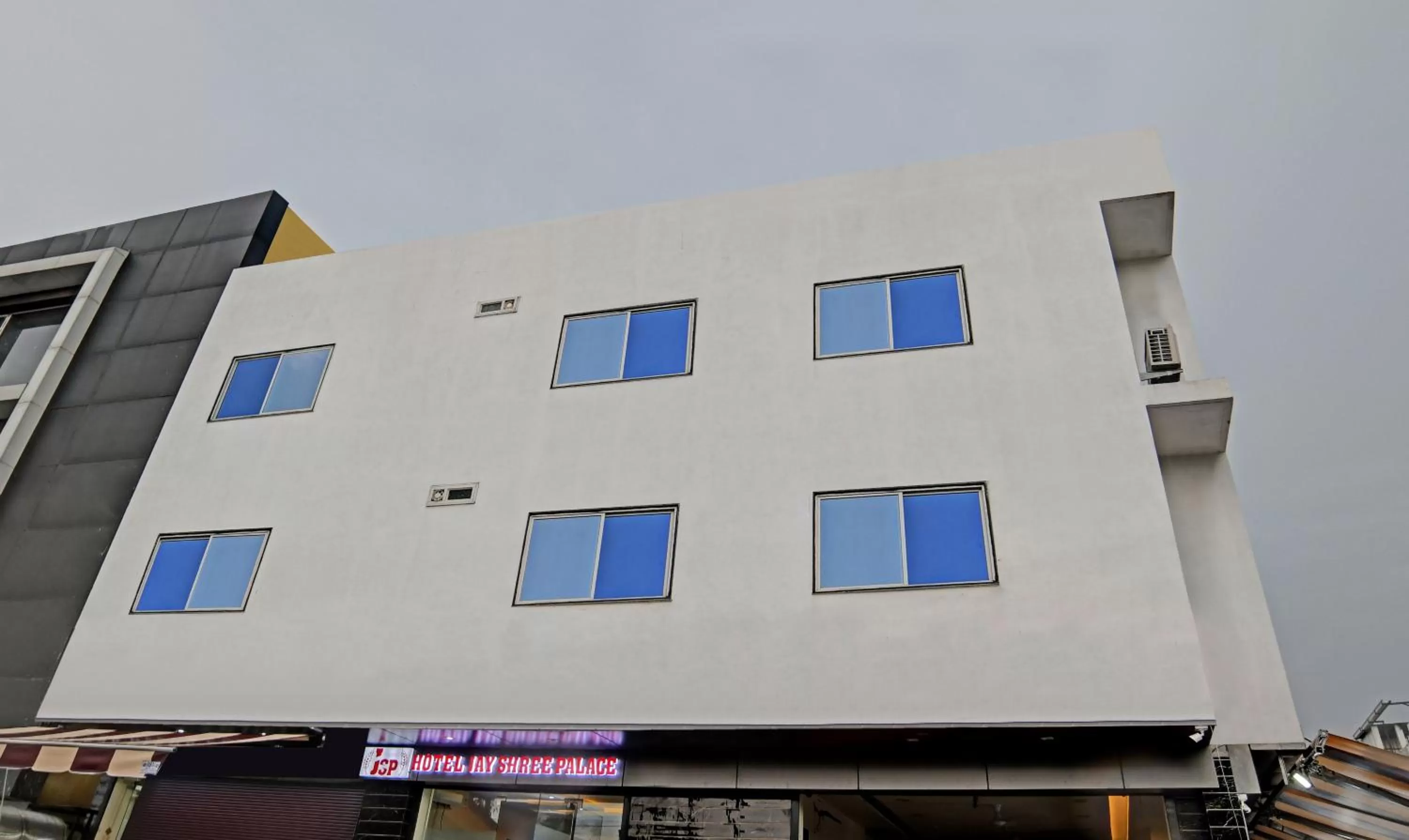 Property building in Treebo Jayshree Palace C21 Business Park