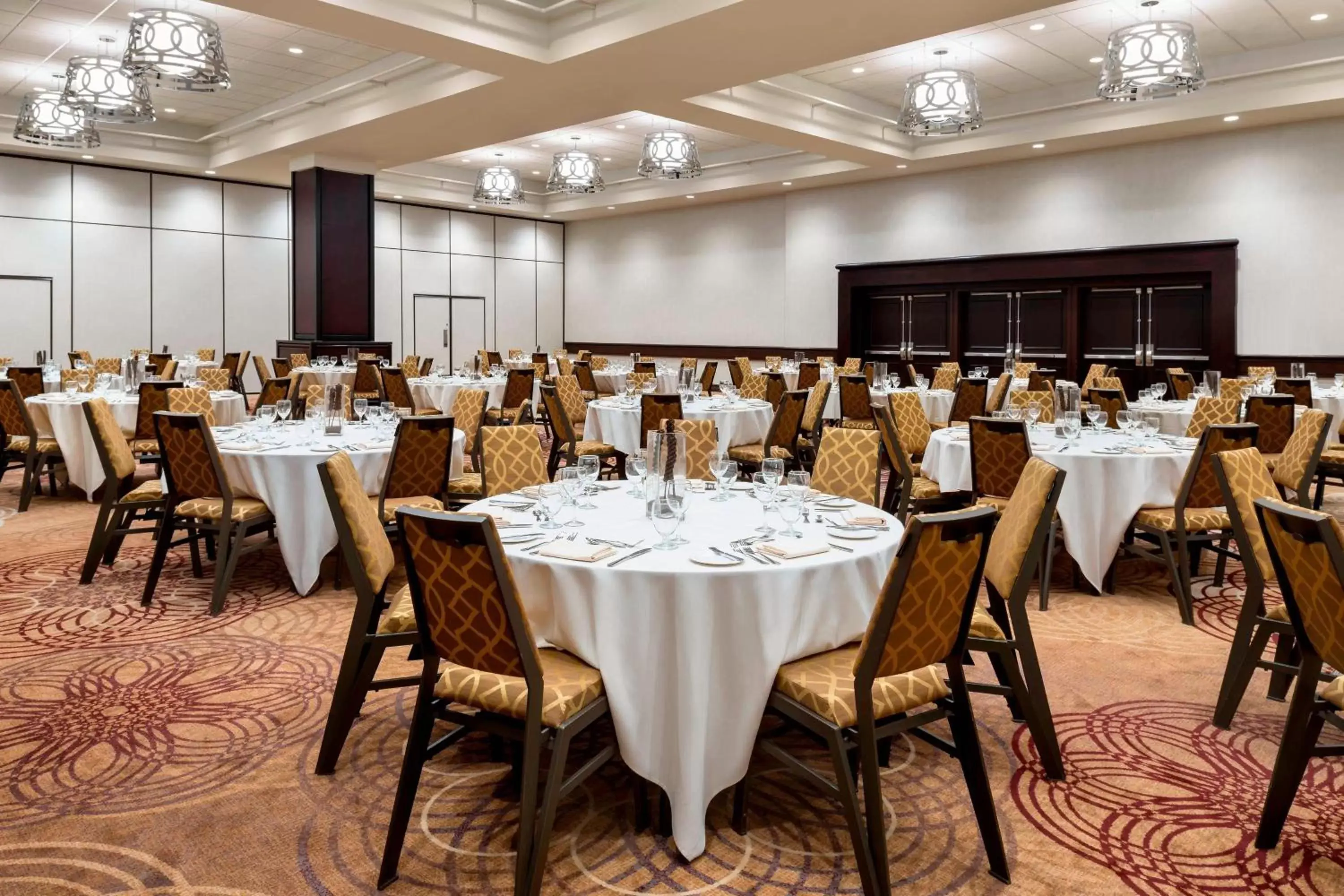 Meeting/conference room, Restaurant/Places to Eat in Sheraton Centre Toronto Hotel