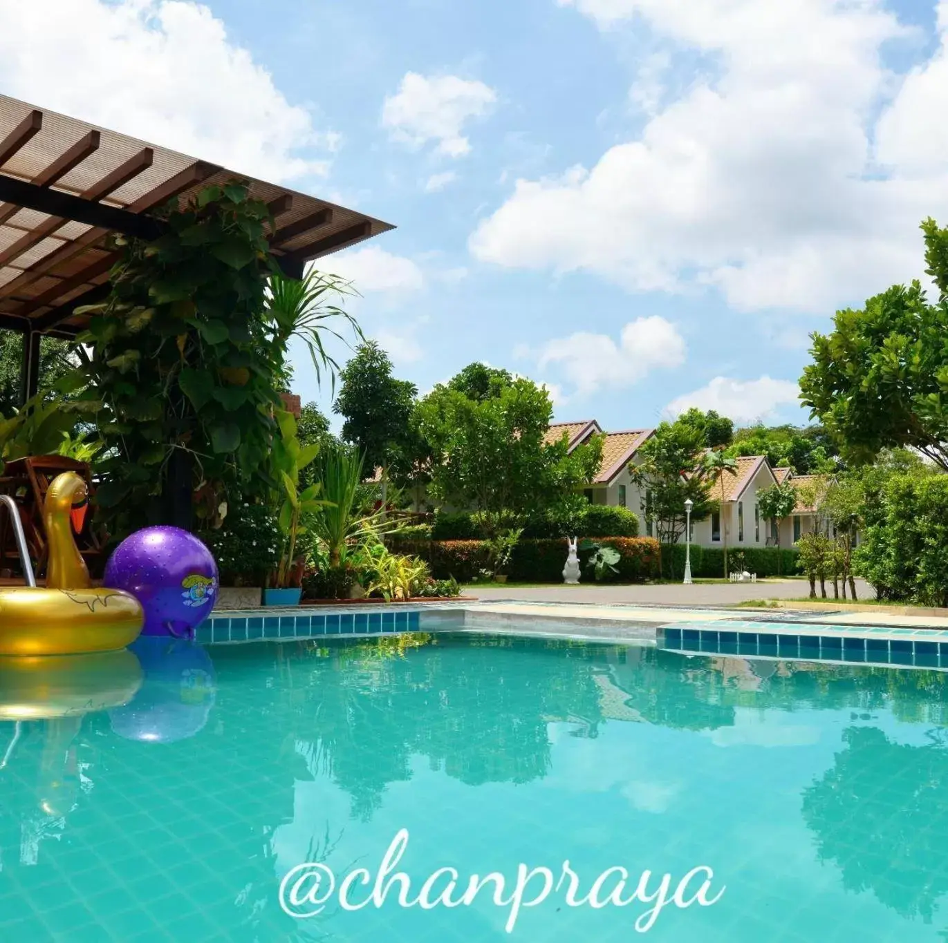 On site, Swimming Pool in Chanpraya Resort