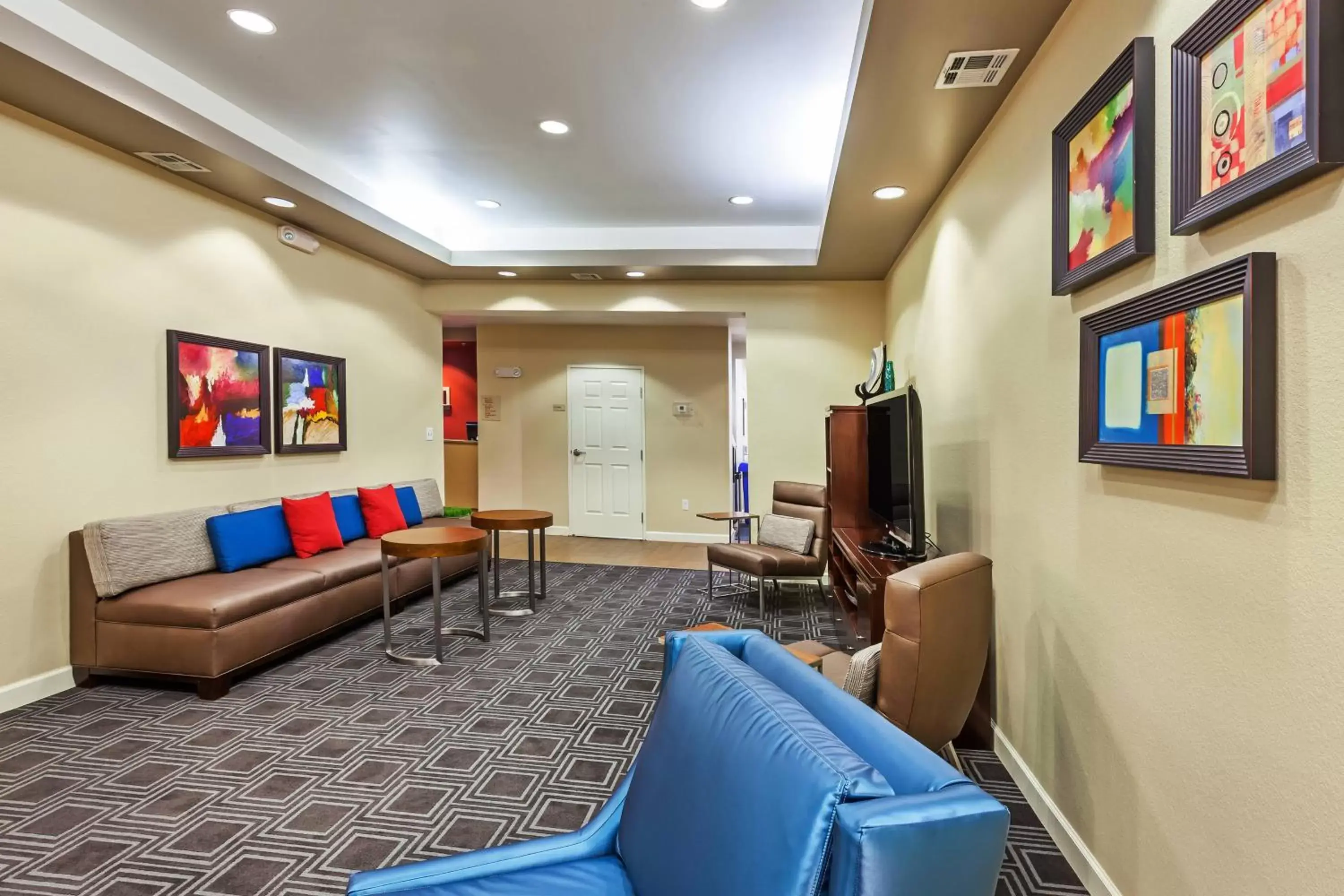 Lobby or reception, Seating Area in TownePlace Suites by Marriott Tulsa Broken Arrow