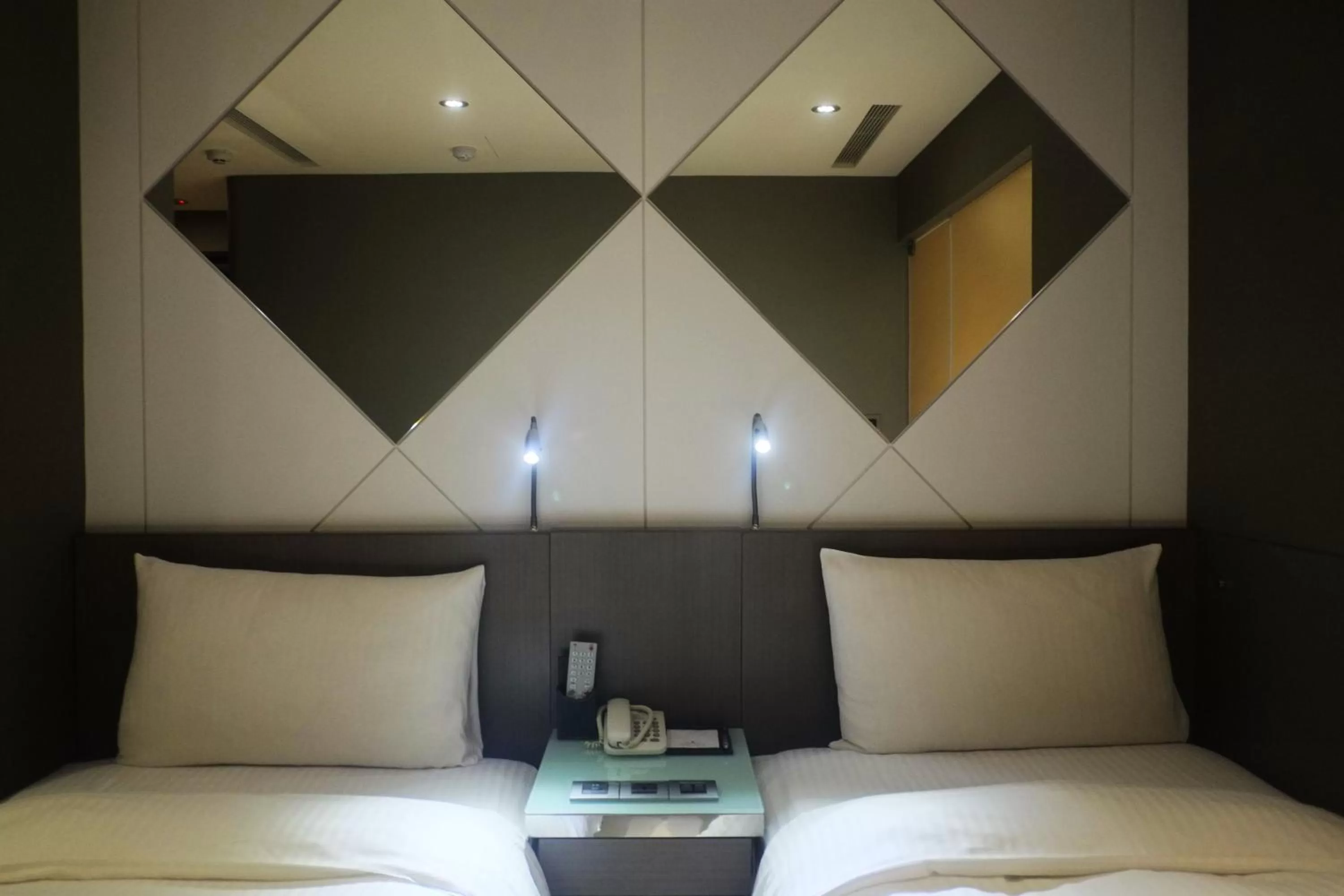 Bed in Beauty Hotels Taipei - Hotel B6