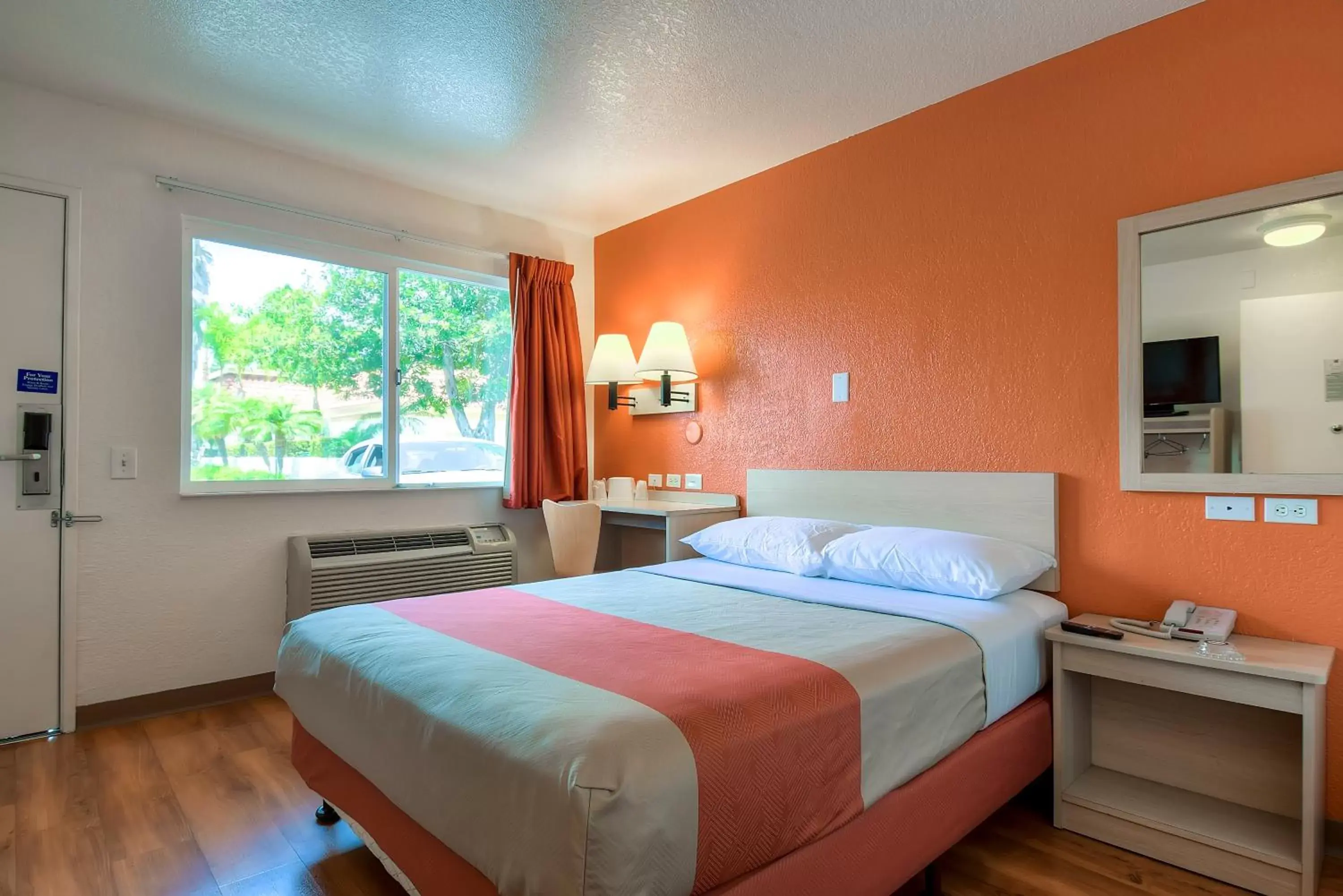 Bed in Motel 6-Westminster, CA - South - Long Beach Area