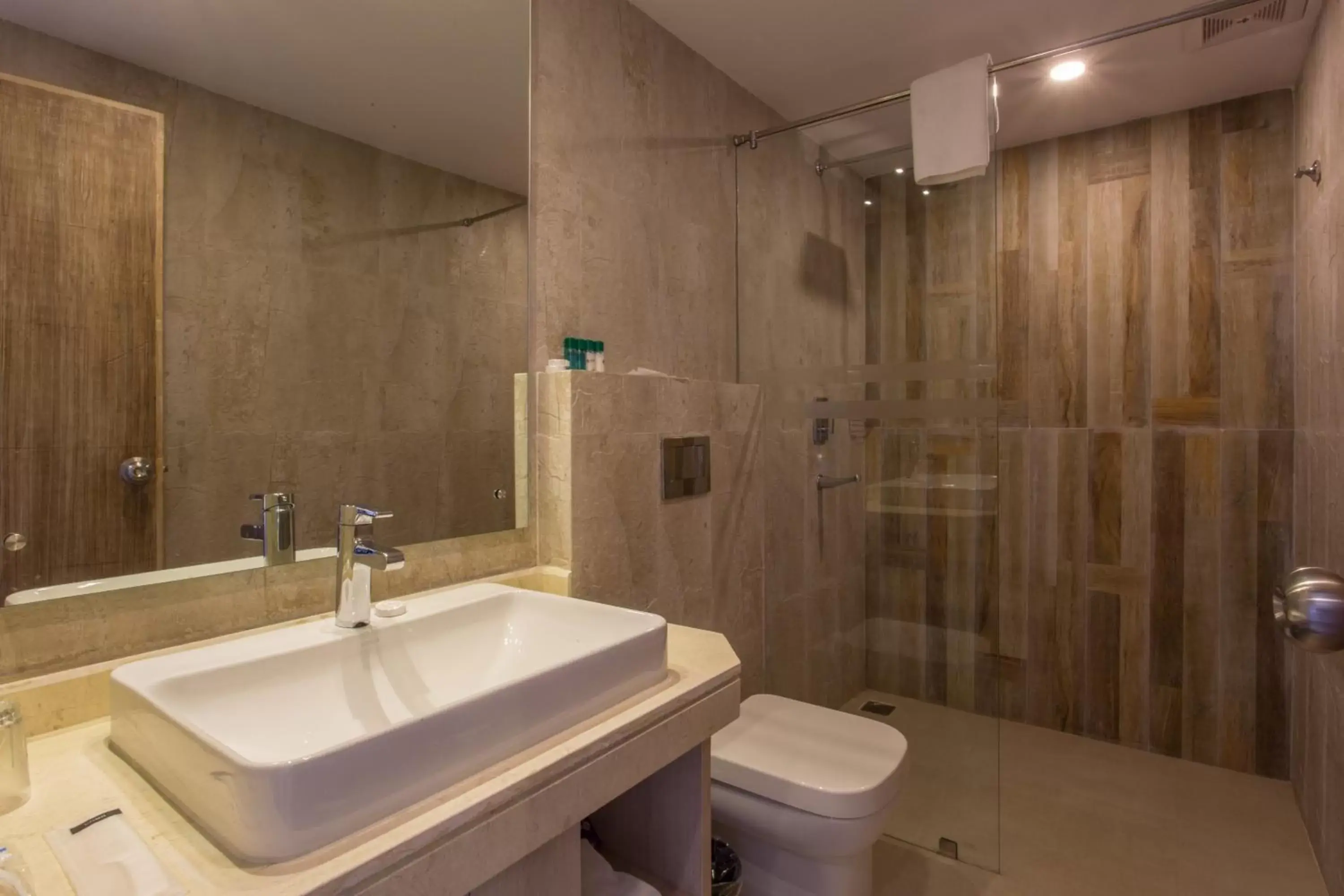 Super Deluxe Room in Hotel Barahi Pokhara Super Deluxe Room in Hotel Barahi Pokhara