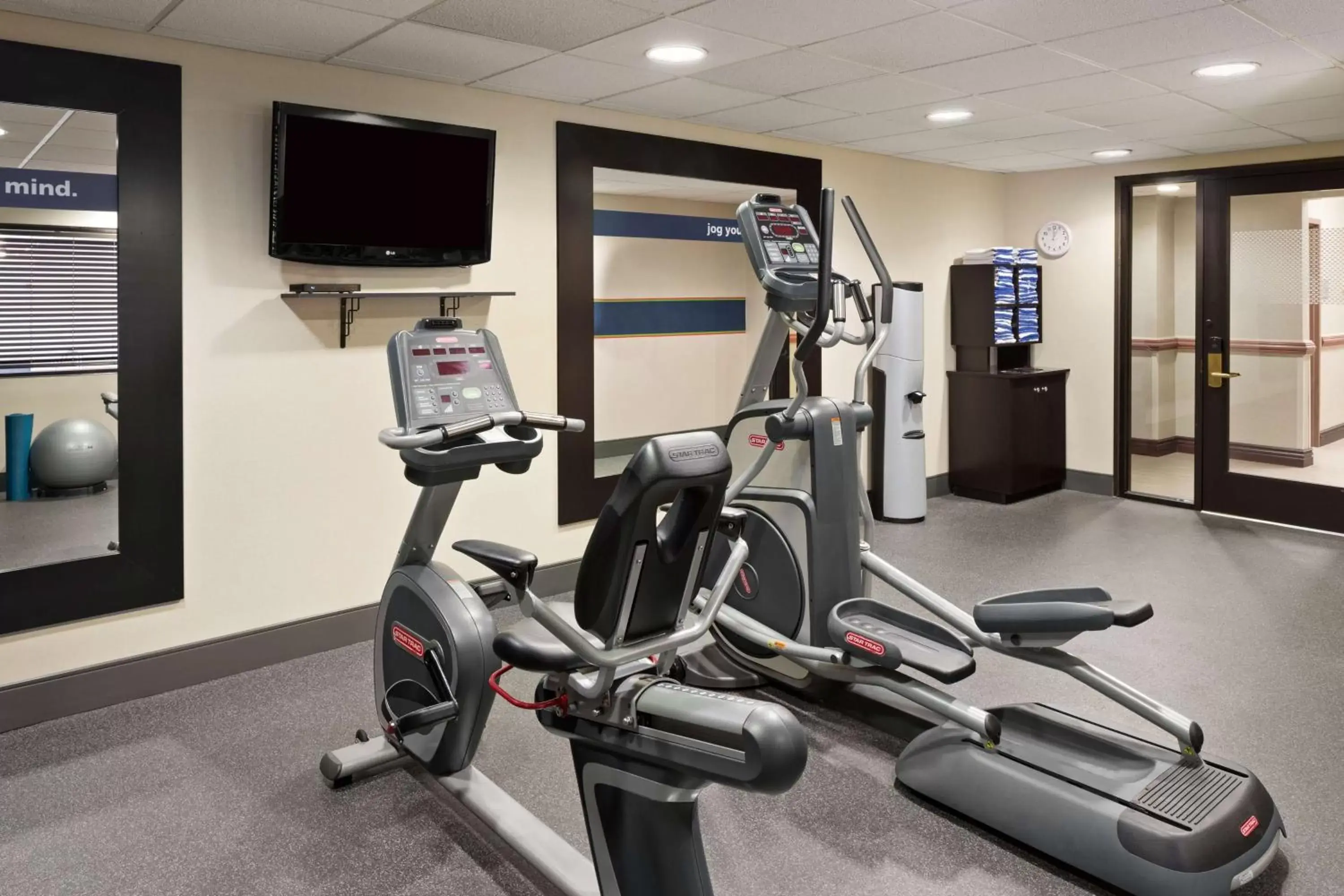 Fitness centre/facilities in Hampton Inn & Suites Detroit Sterling Heights Fitness centre/facilities in Hampton Inn & Suites Detroit Sterling Heights