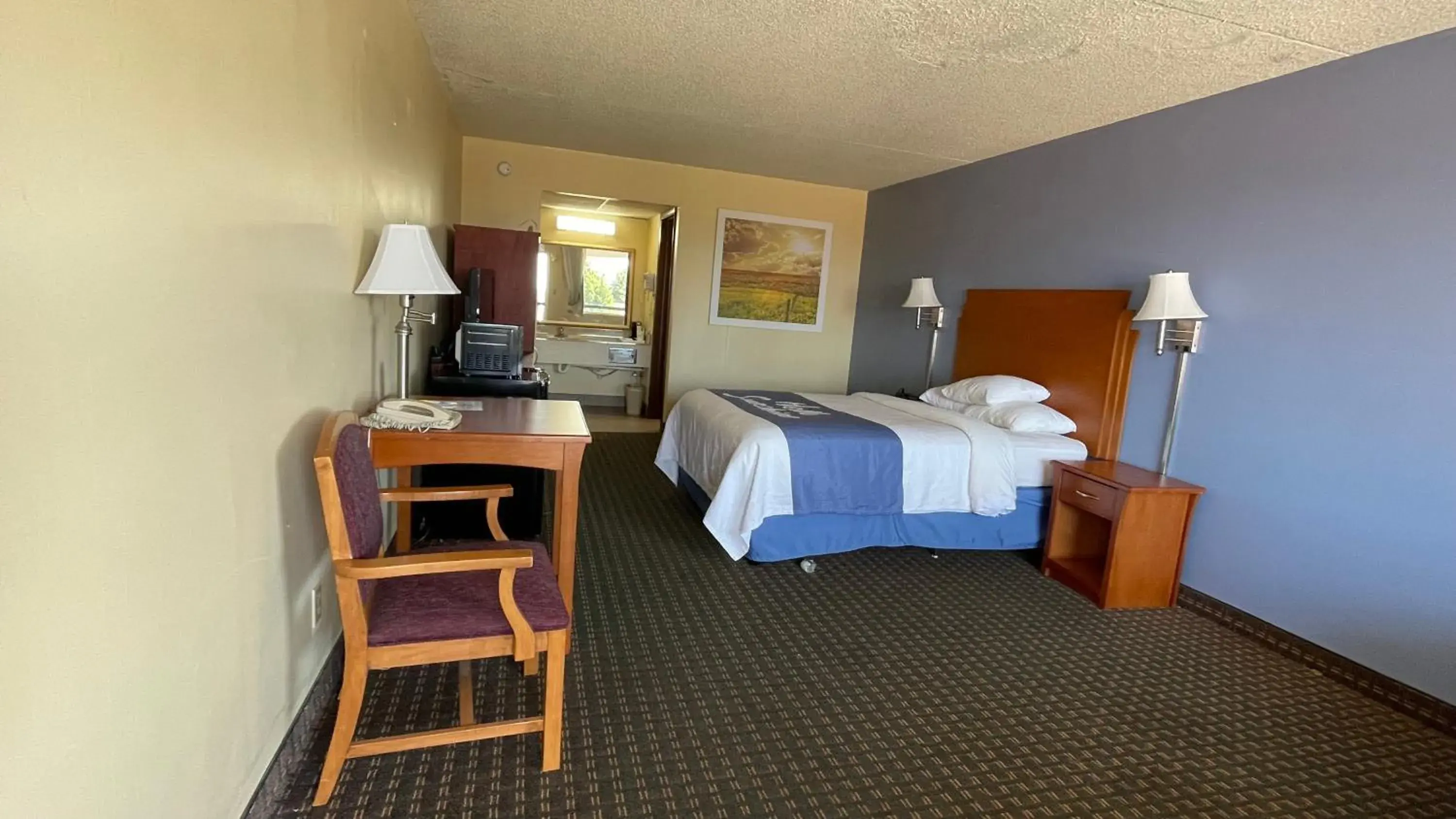 Bed in Days Inn by Wyndham Salina South