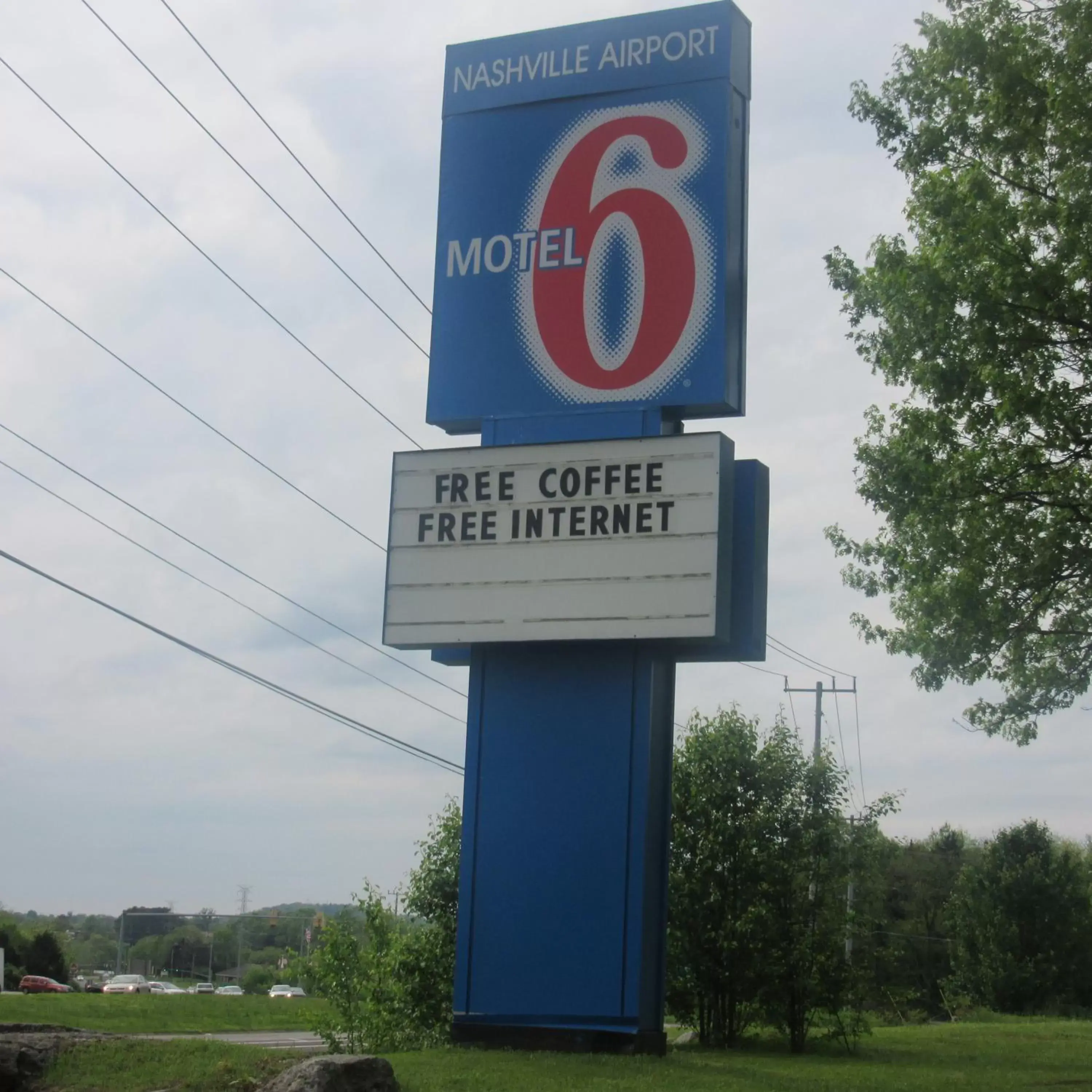 Property logo or sign in Motel 6-Nashville, TN - Airport