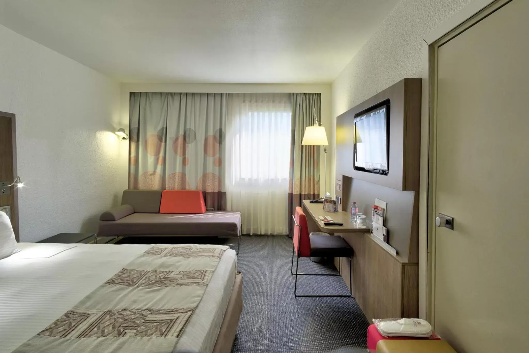 Decorative detail, Bed in Accra City Hotel Decorative detail, Bed in Accra City Hotel