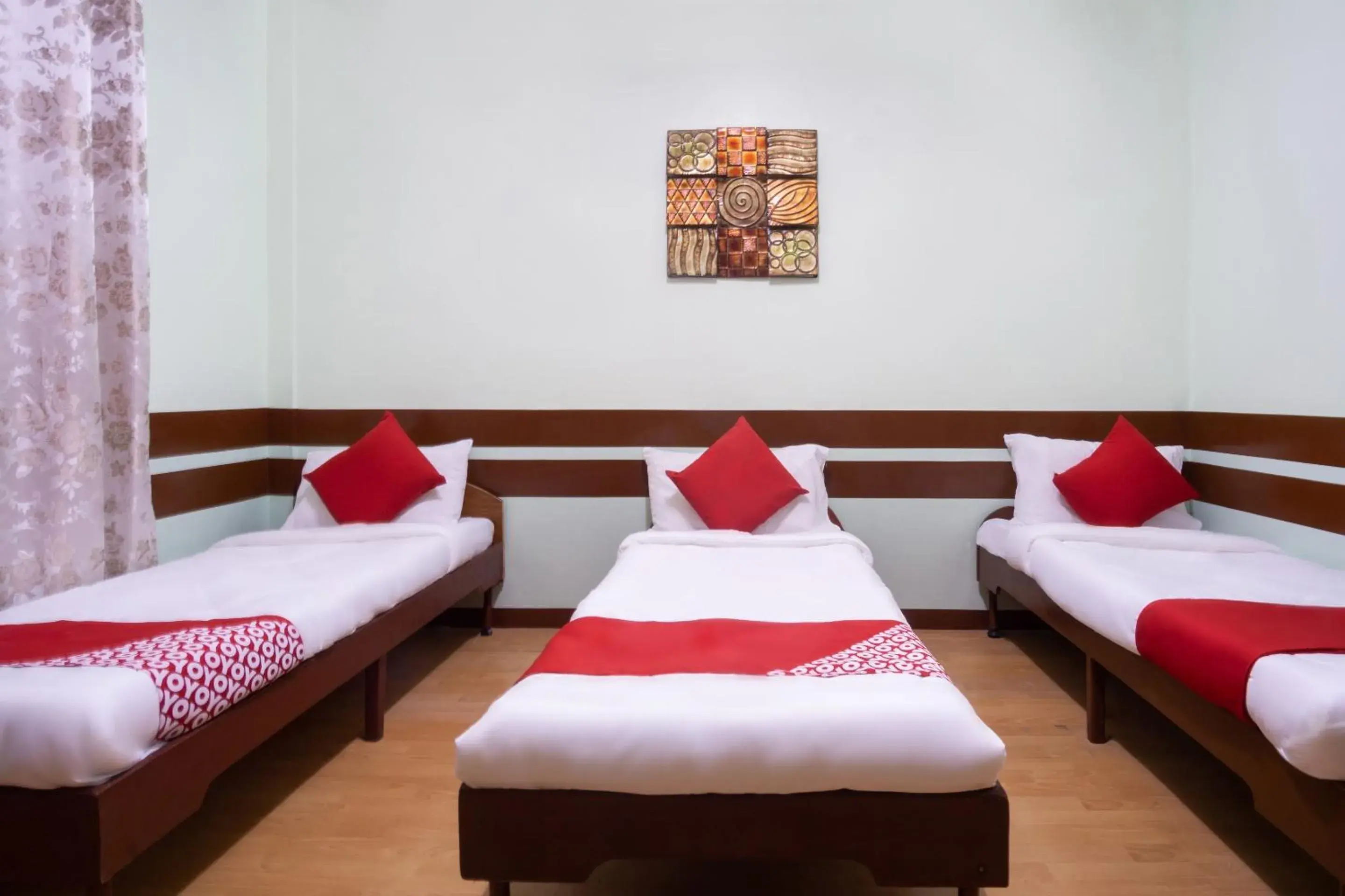 Photo of the whole room, Bed in OYO 166 Maanyag Pension House