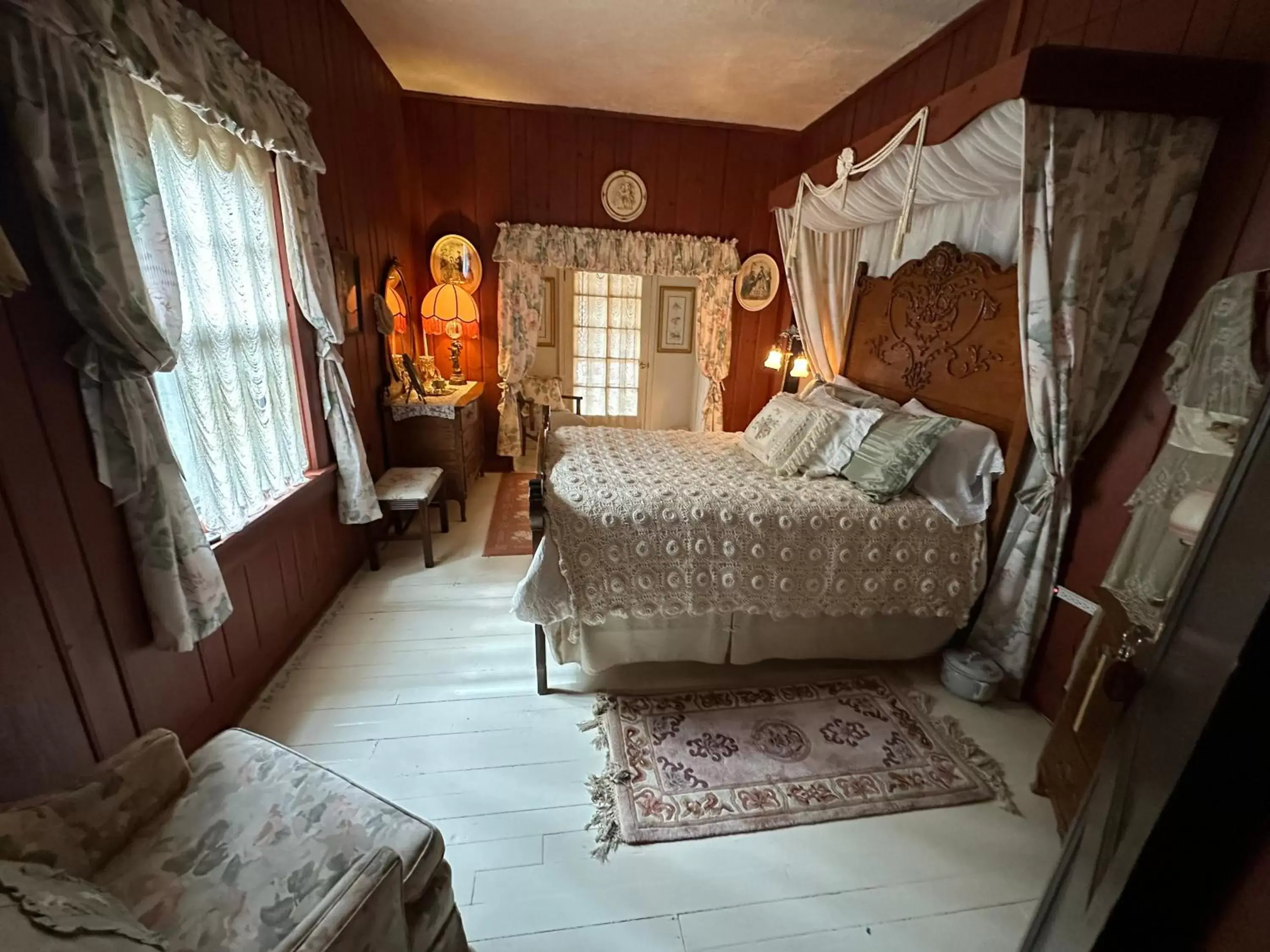 Bed in Inn of Glen Haven