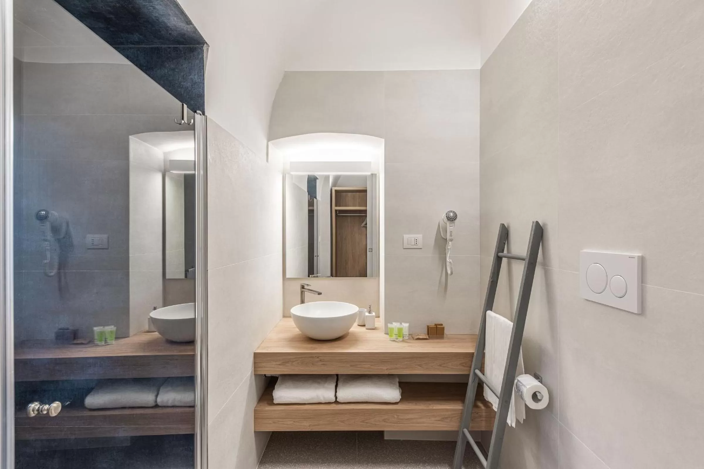 Shower, Bathroom in Dimora dei Celestini