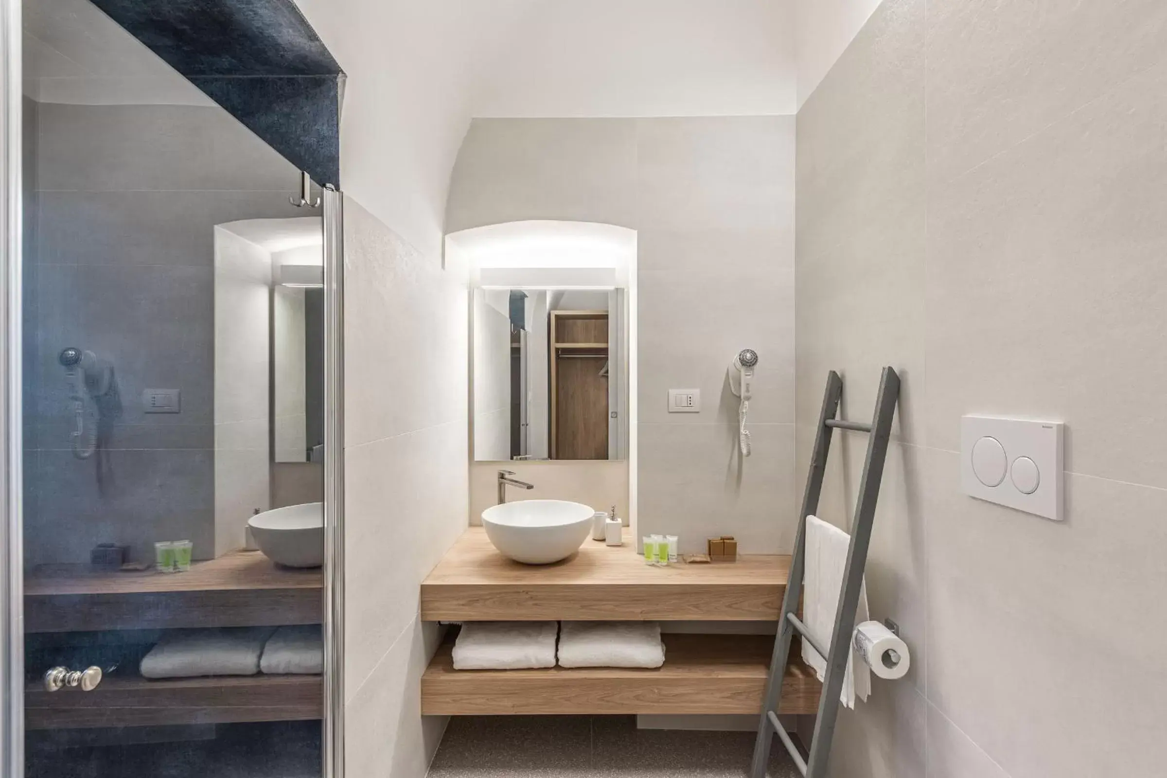 Shower, Bathroom in Dimora dei Celestini