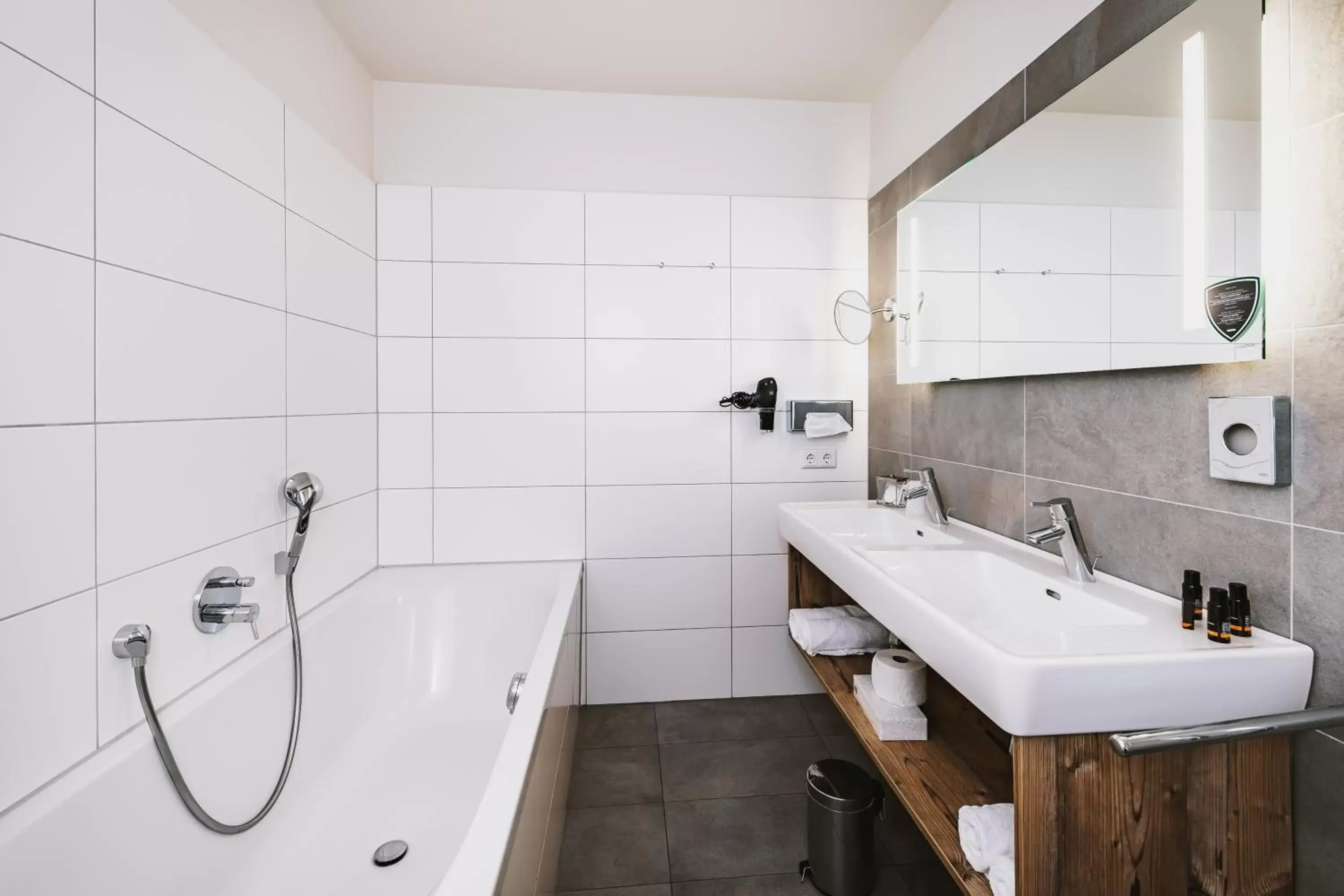 Bathroom in AvenidA Mountain Lodges Kaprun