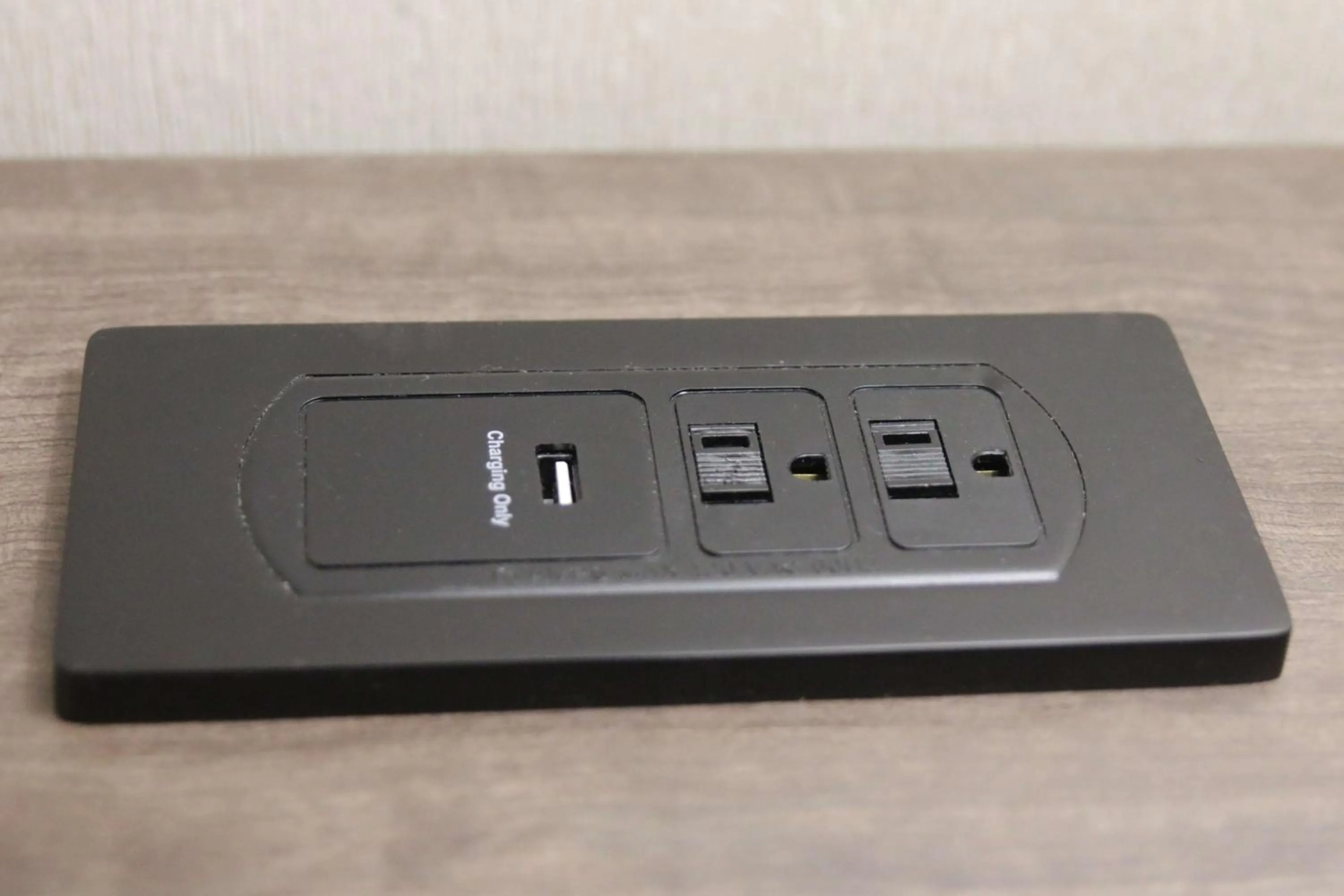 Queen Room with Roll-In Shower - Disability Access in Best Western Plus Galleria Inn & Suites