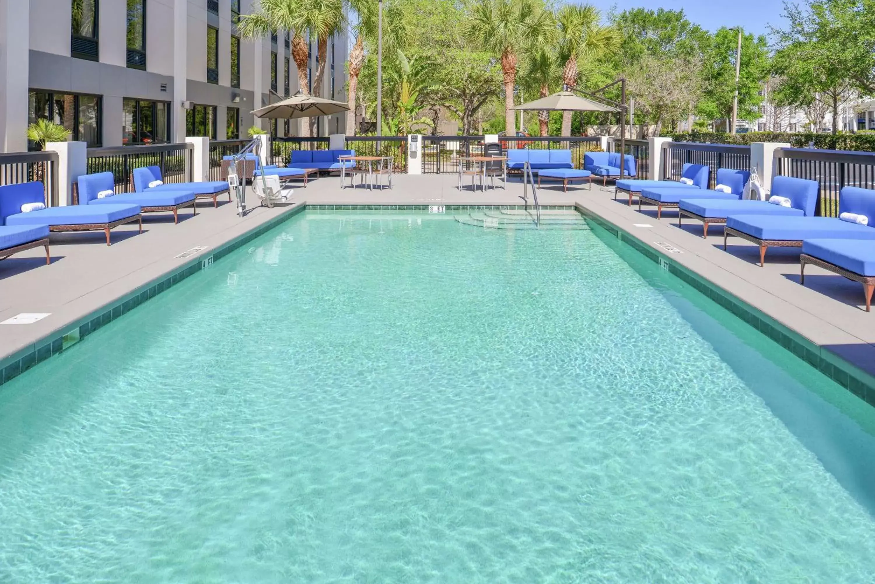 Pool view, Swimming Pool in Hampton Inn Daytona/Ormond Beach