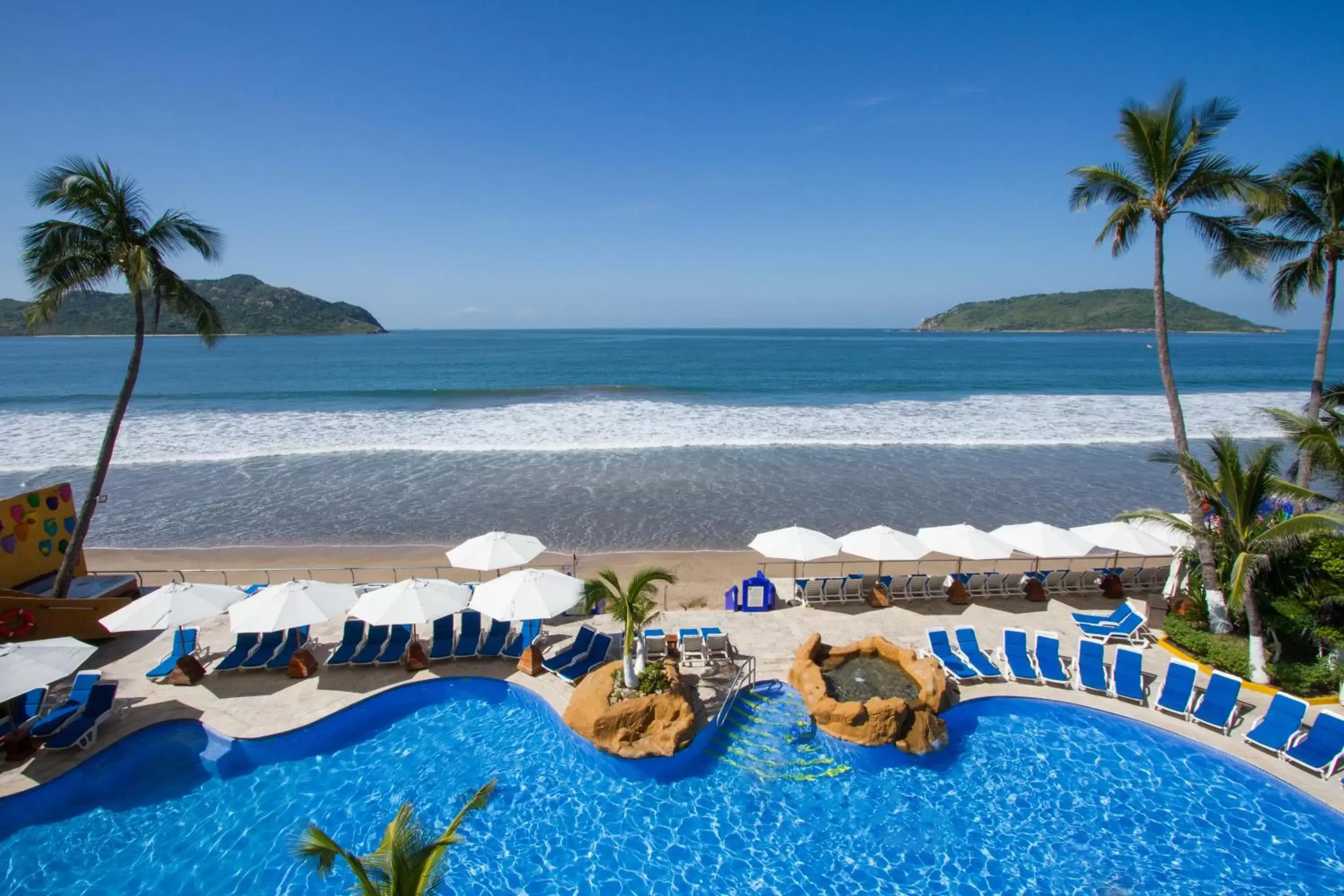 Beach, Swimming Pool in Royal Villas Resort