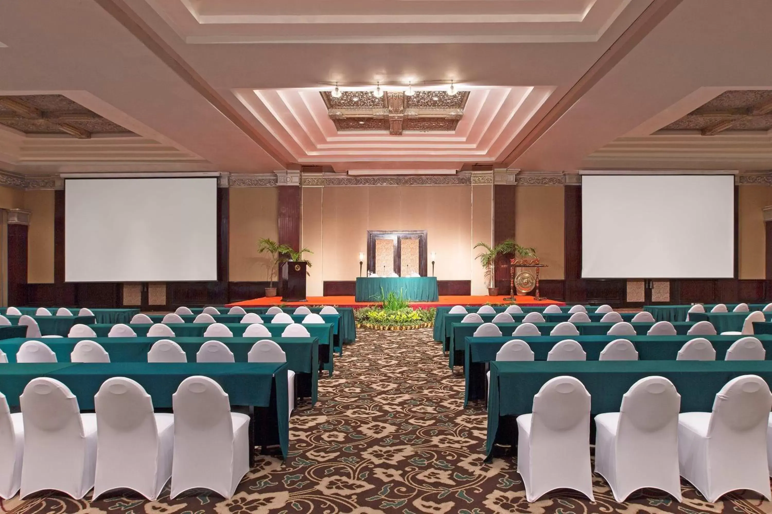 Meeting/conference room in Sheraton Mustika Yogyakarta Resort and Spa