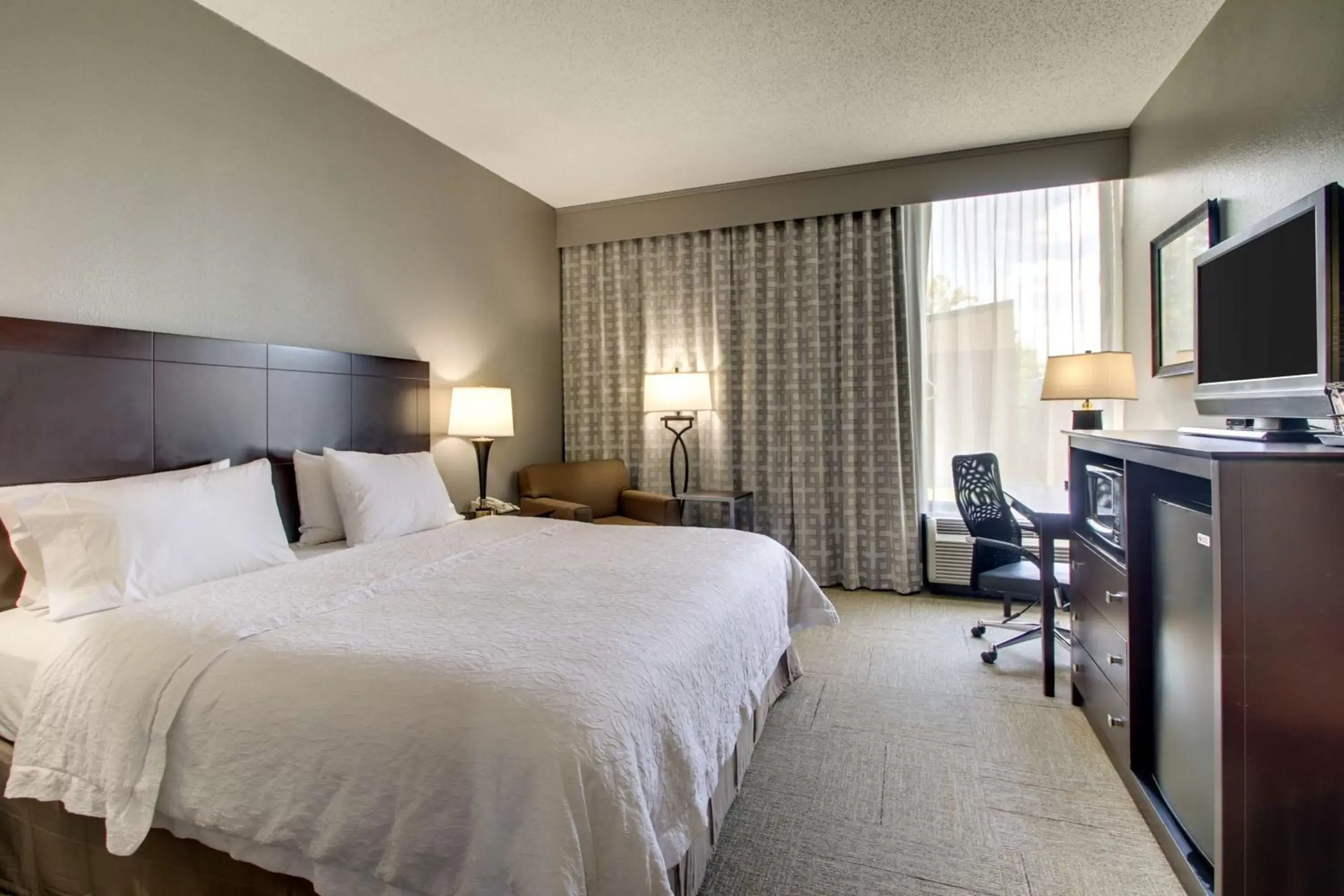 Bed in Hampton Inn Rolla Bed in Hampton Inn Rolla