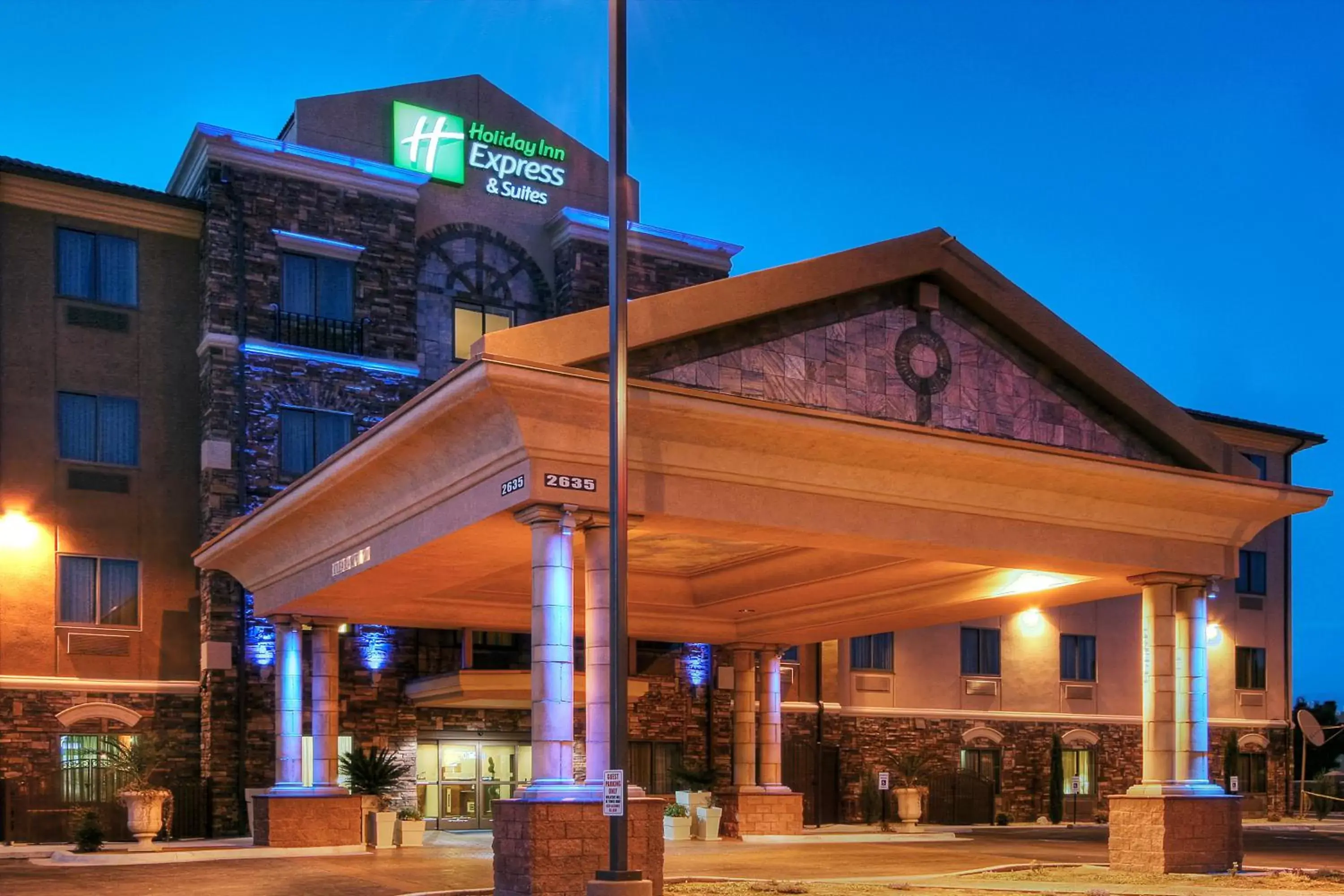 Property Building in Holiday Inn Express Hotel & Suites Las Cruces, an IHG Hotel