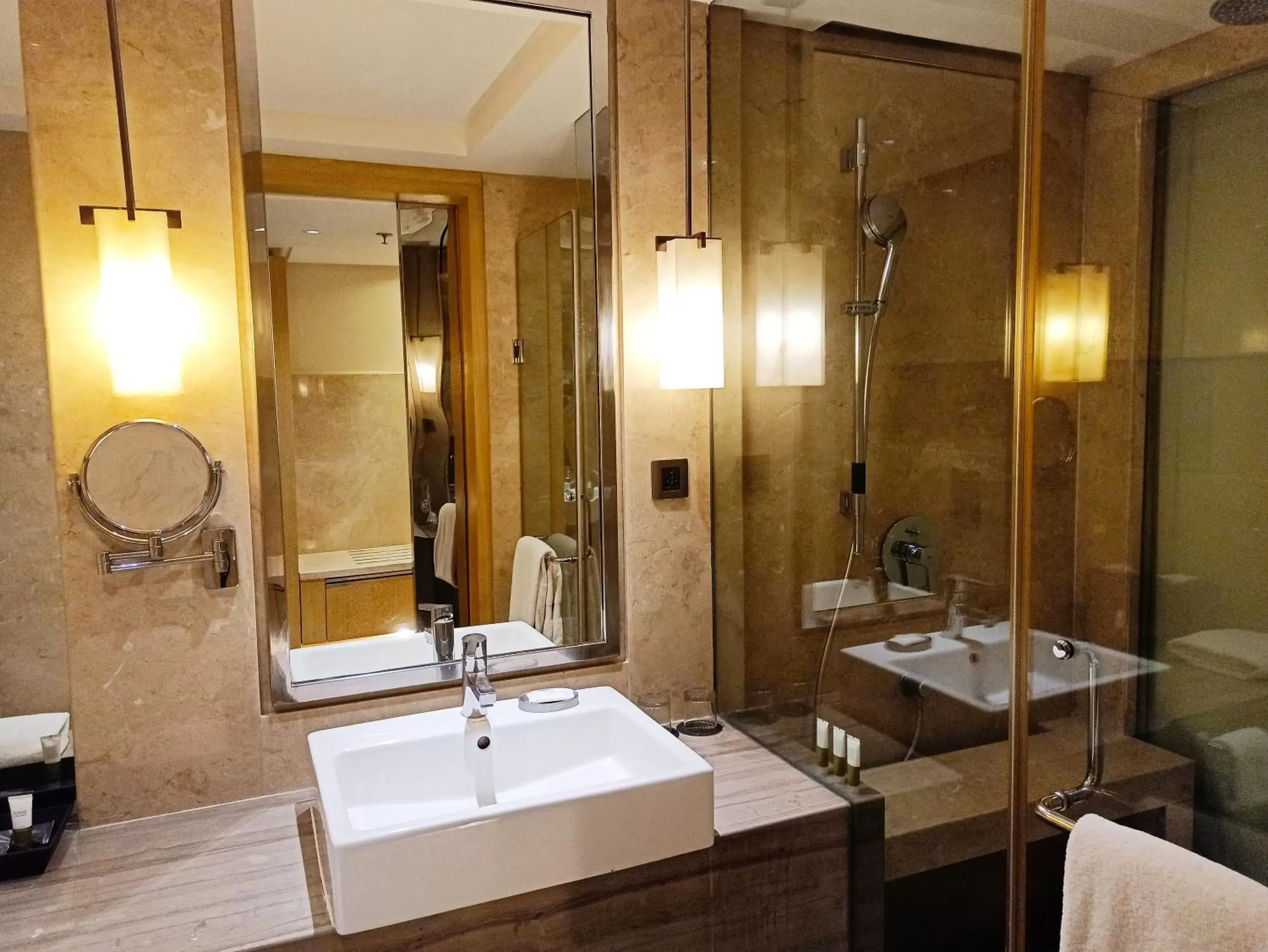 Bathroom in Courtyard by Marriott Bilaspur