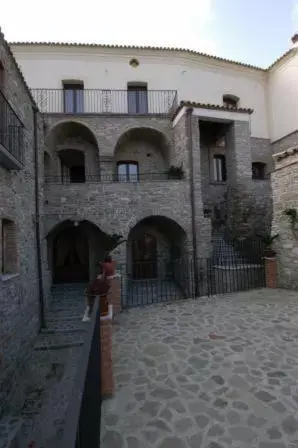 Day, Property Building in Palazzo dei Poeti