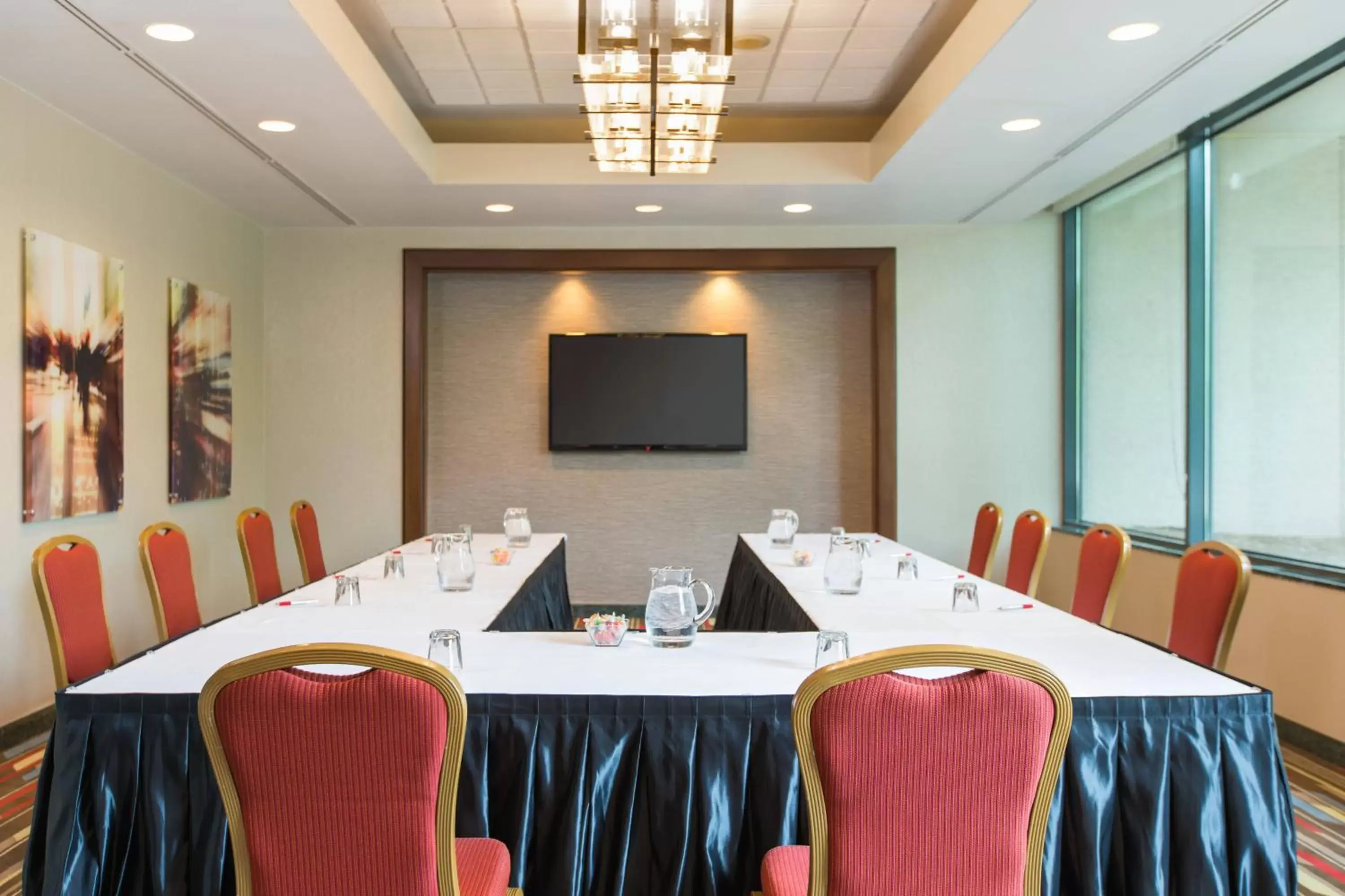 Meeting/conference room in Washington Dulles Marriott Suites