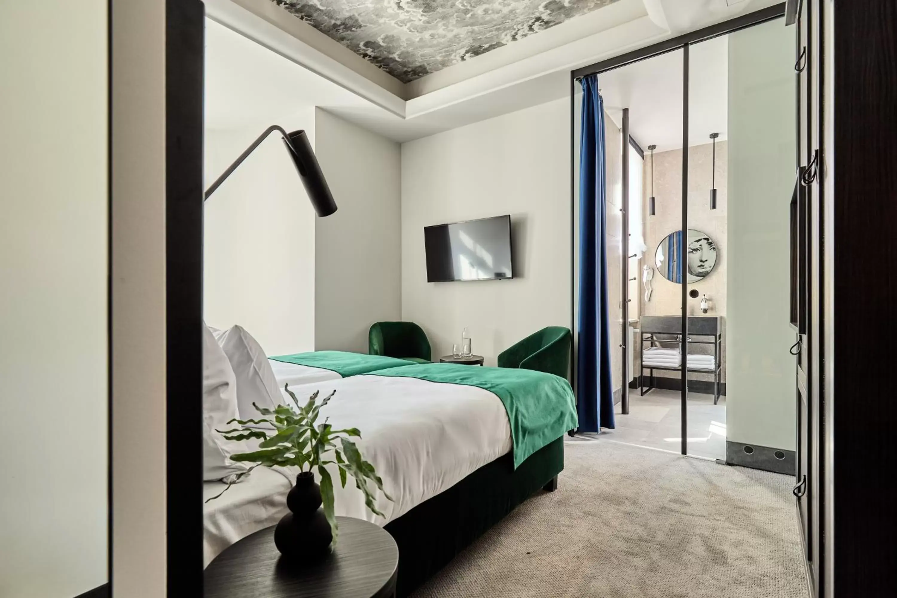 Photo of the whole room, Bed in Hotel Liberté 33 Photo of the whole room, Bed in Hotel Liberté 33