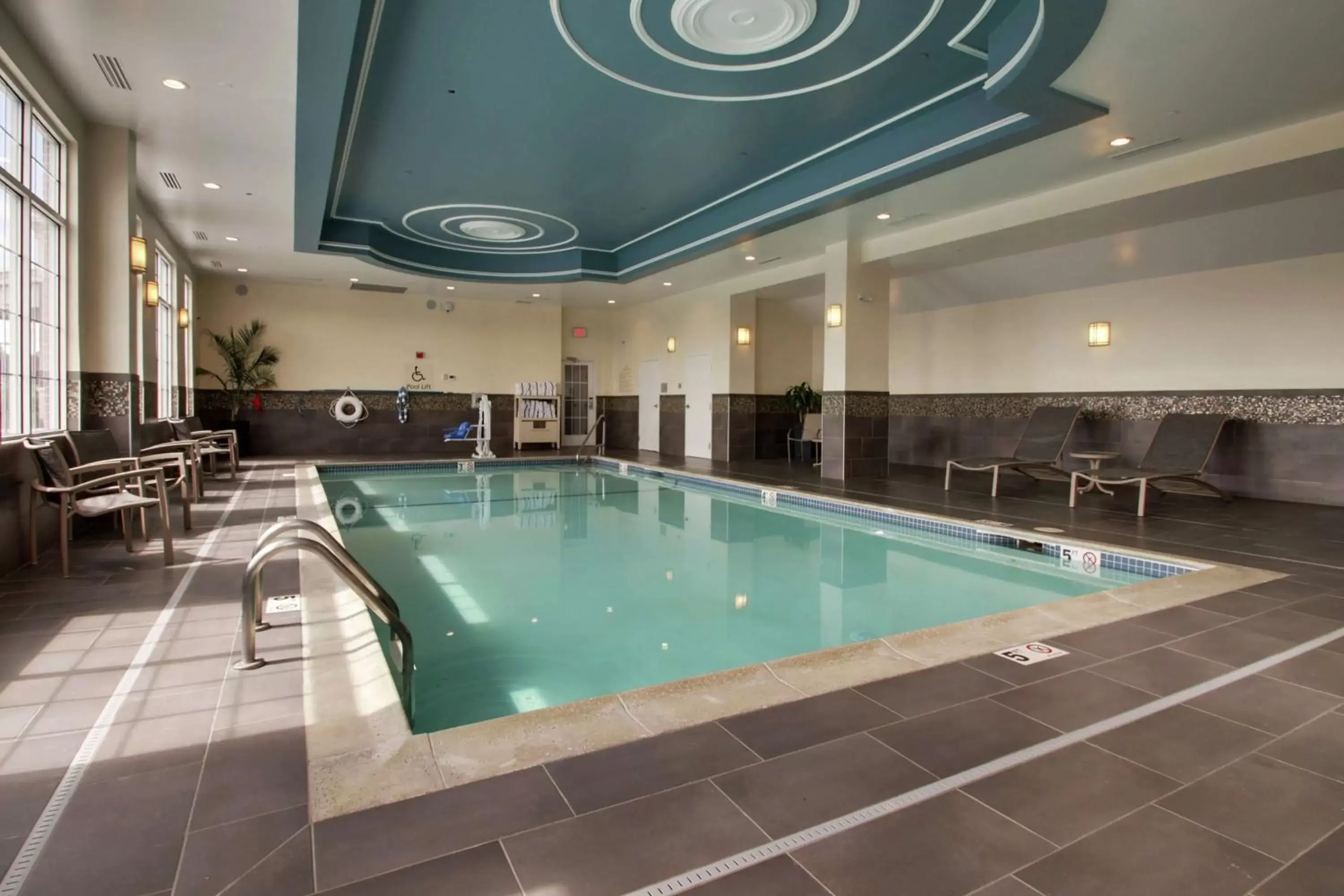 Swimming Pool in Hampton Inn-Pawtucket, RI