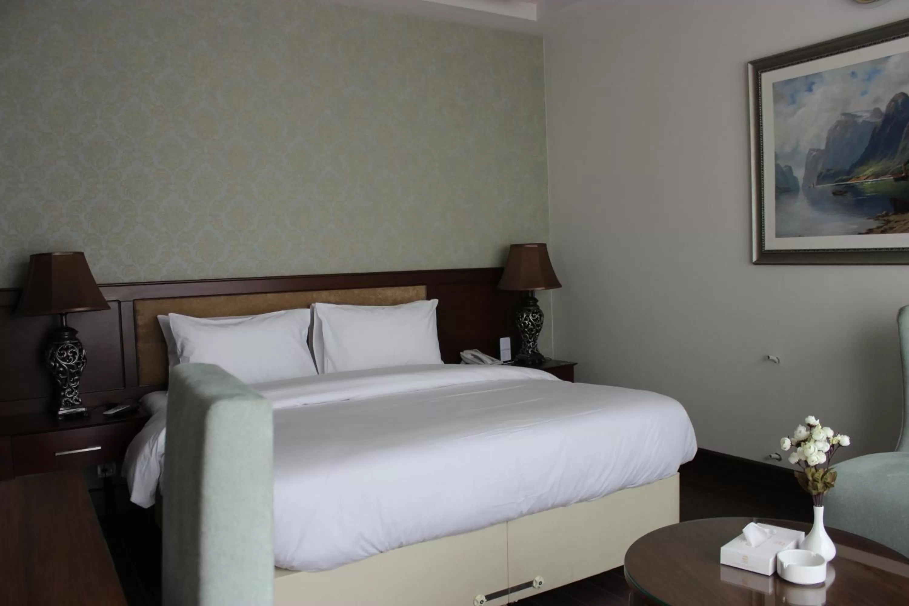 Bed in S Chalet Islamabad