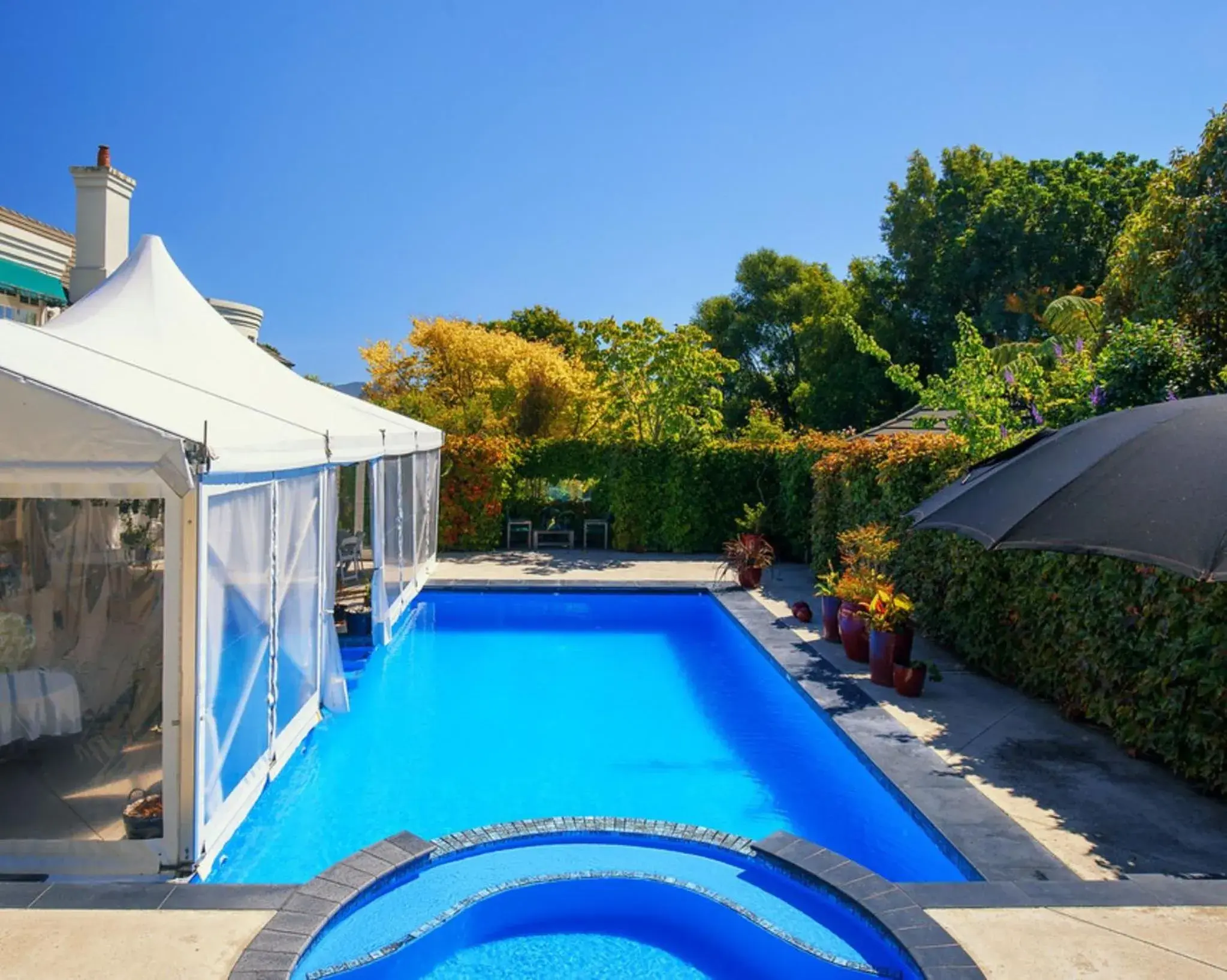 Swimming Pool in Greenmantle Estate Hotel