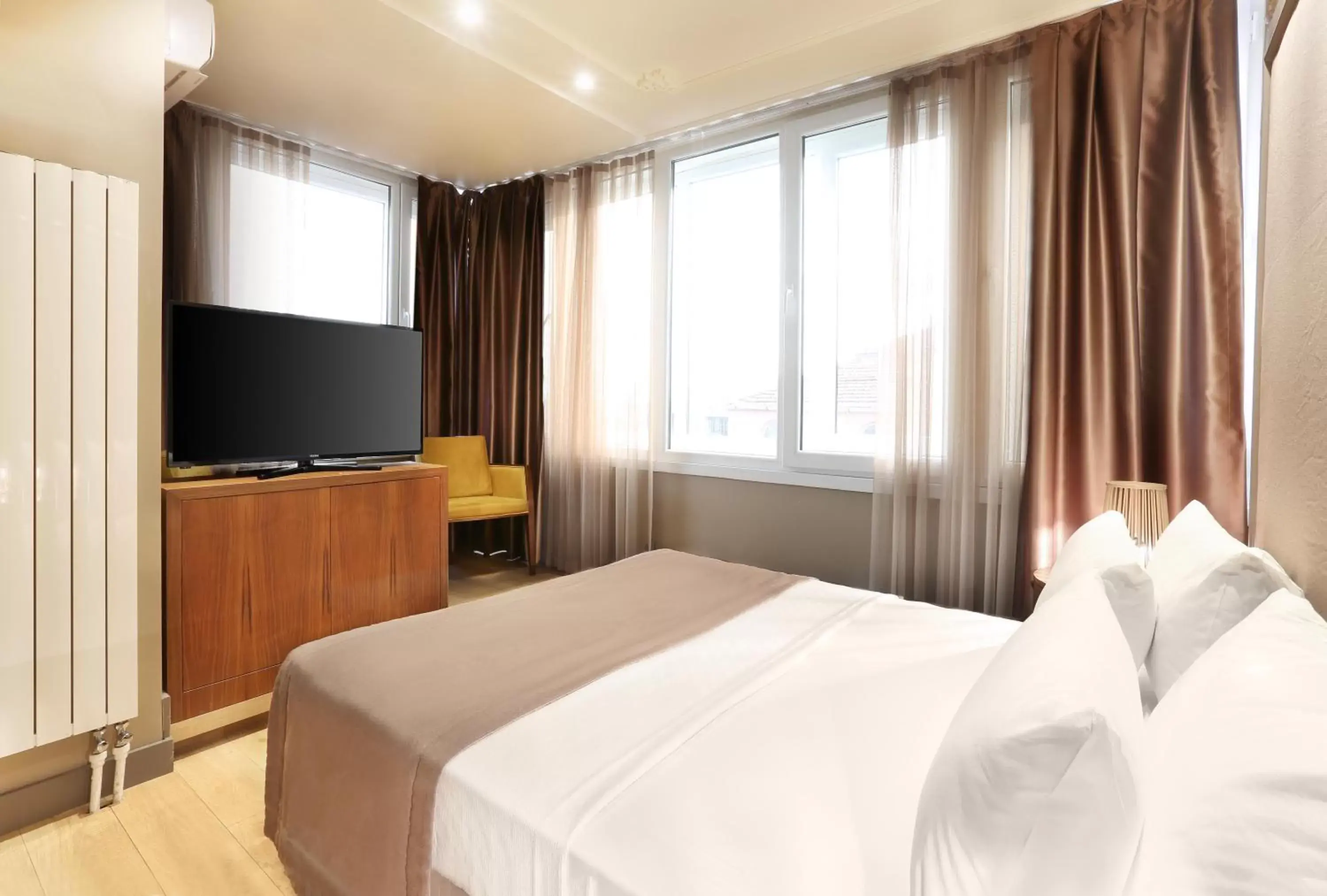 Photo of the whole room, Bed in Taksim Premium Hotel