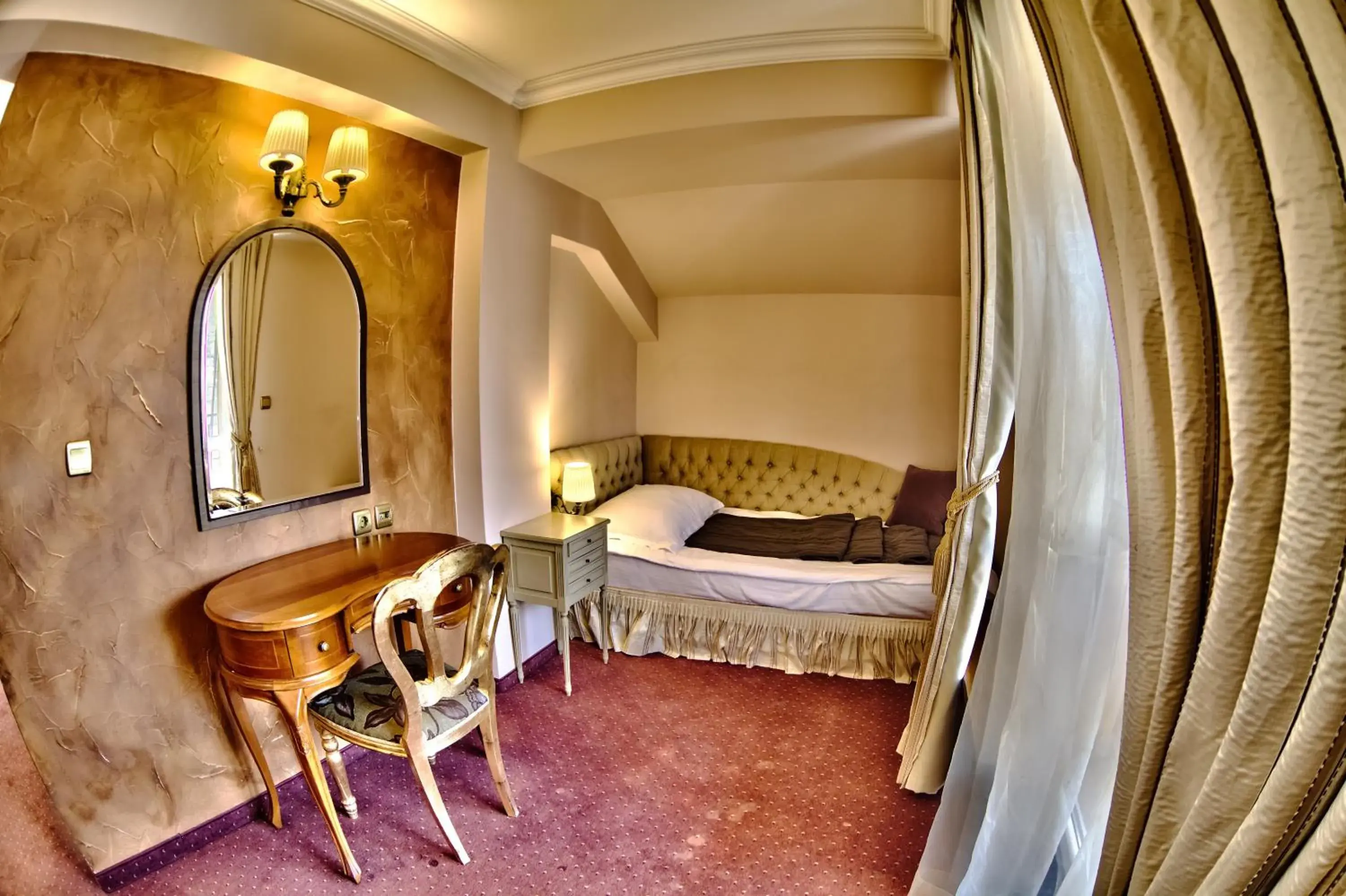 Bed in Meg-Lozenetz Hotel