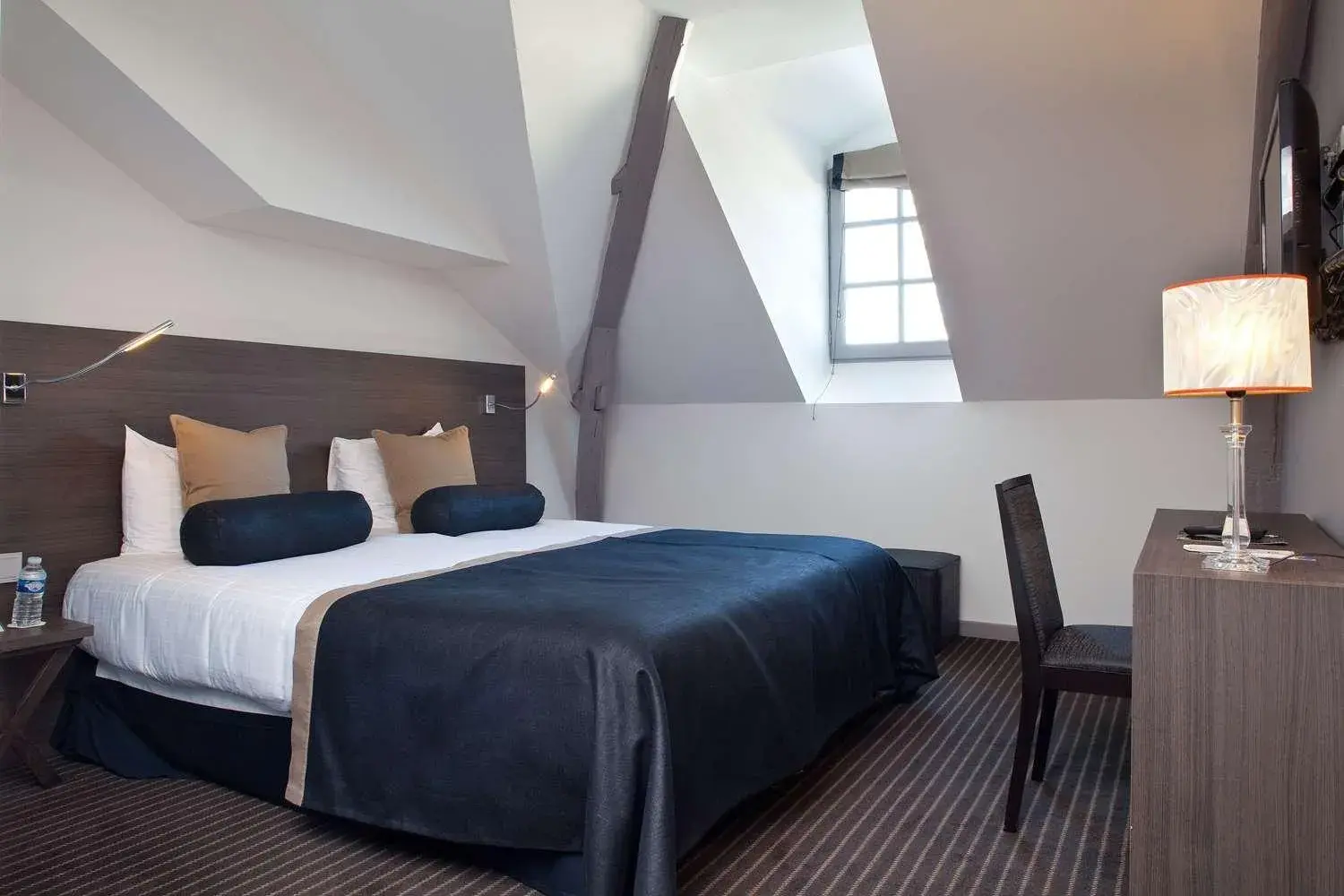 Bed in Best Western Blois Chateau